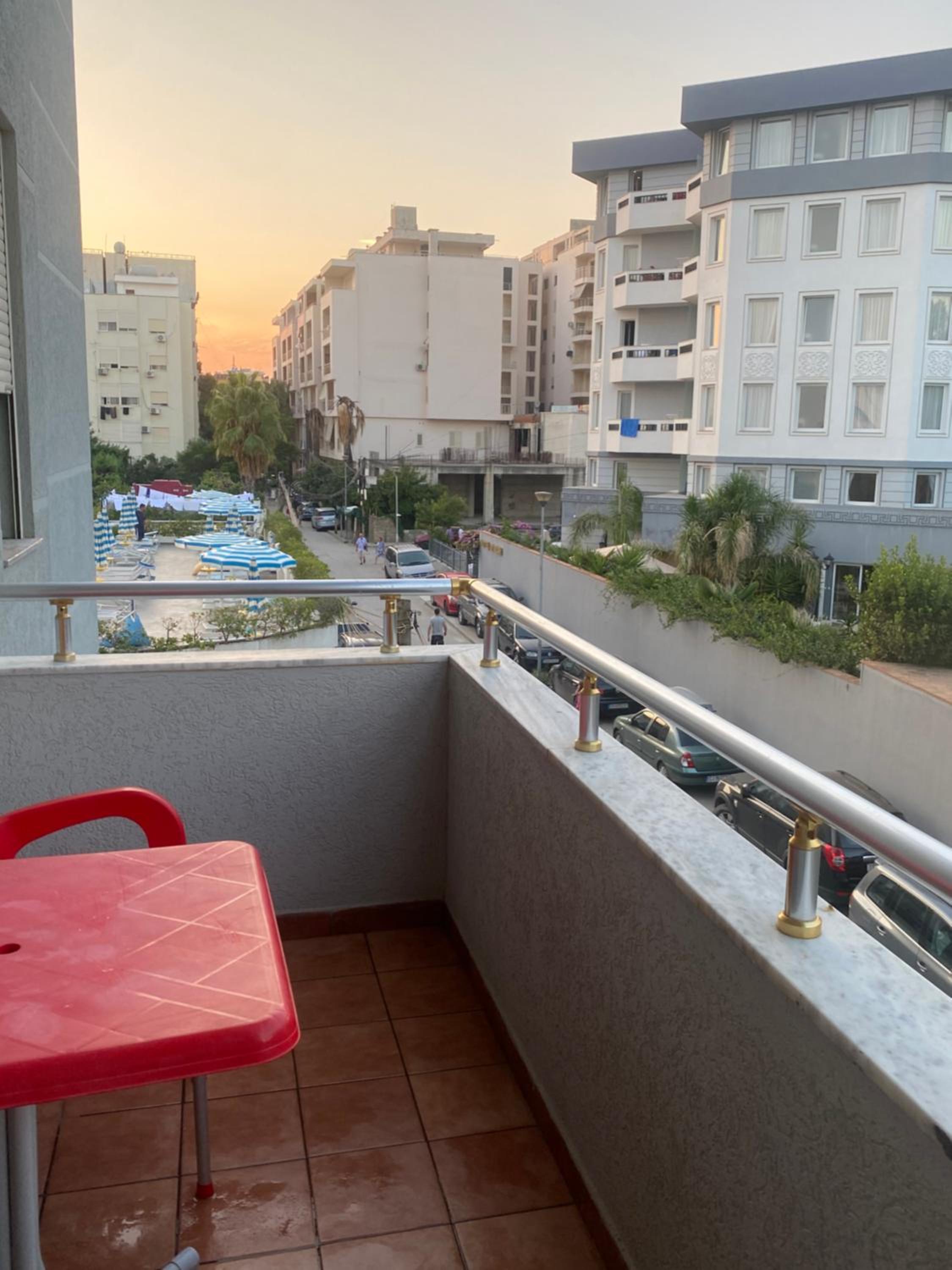 Zani’s Apartments