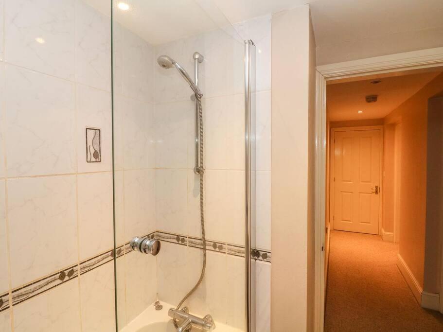 Central 2 Bed Ground floor Appt view 3