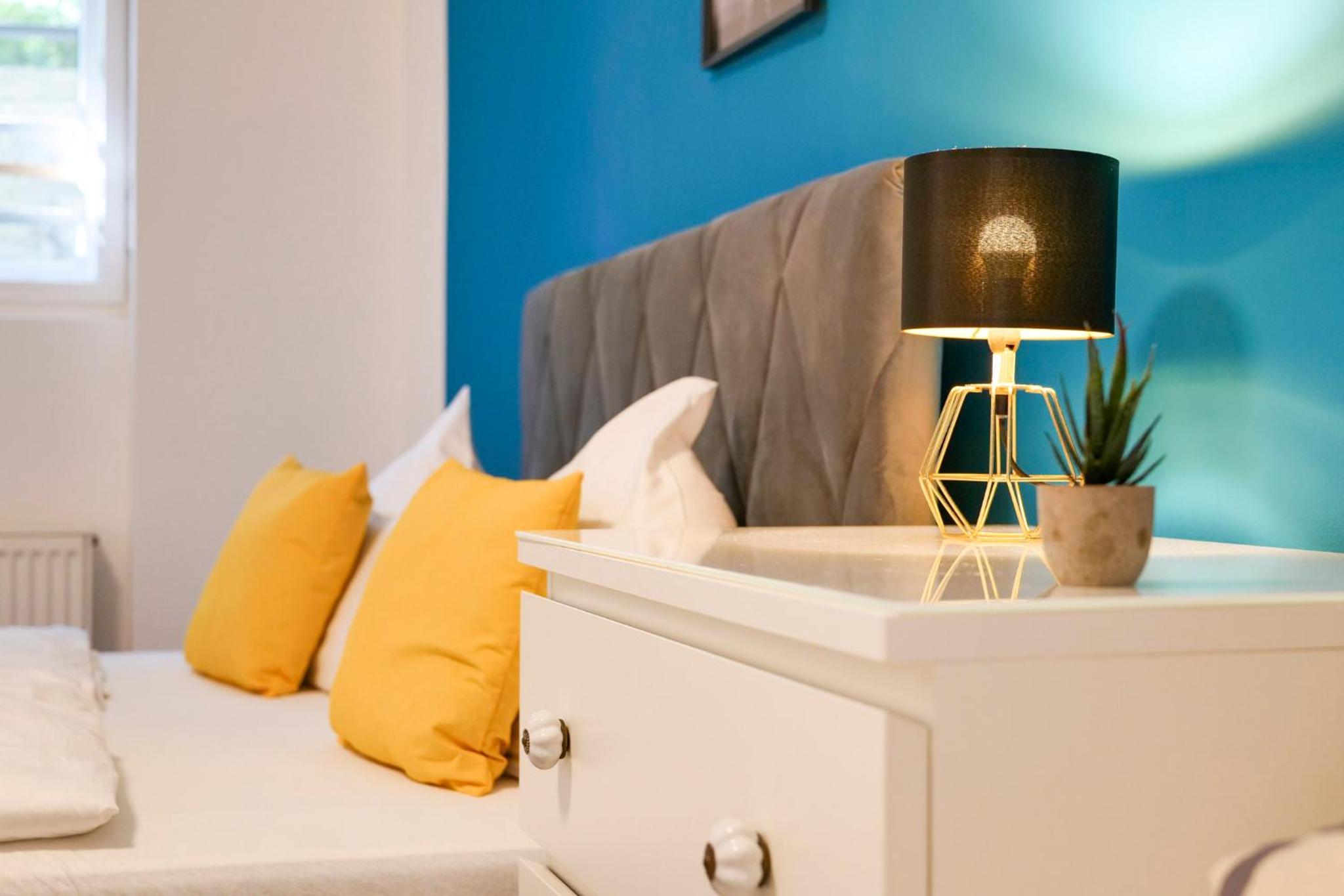 Blue Chili 31 - Stadtwohnung für 7 - modern zentral Karlshorst Wlan