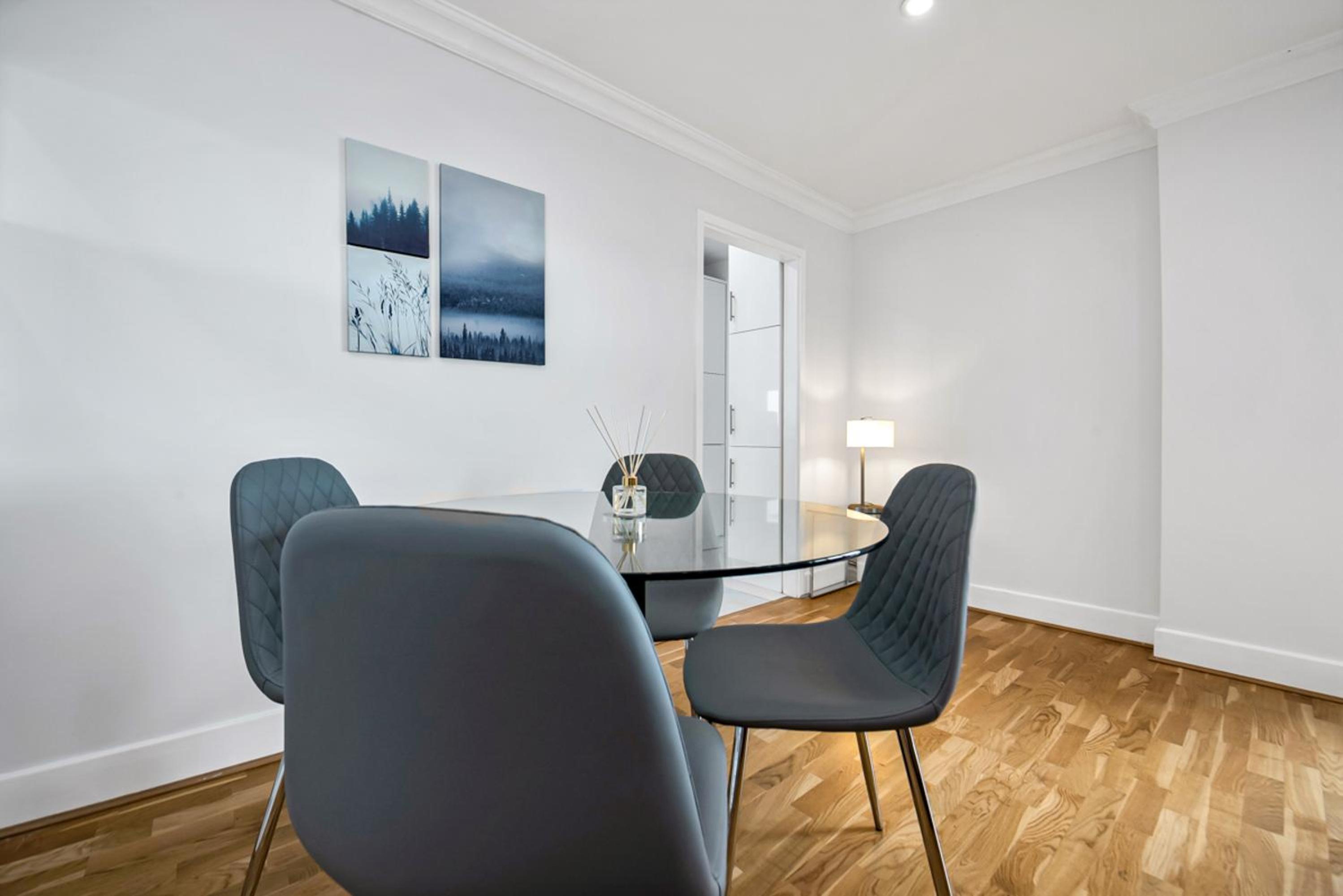 Stunning Flat on King's Road, Chelsea with Balcony