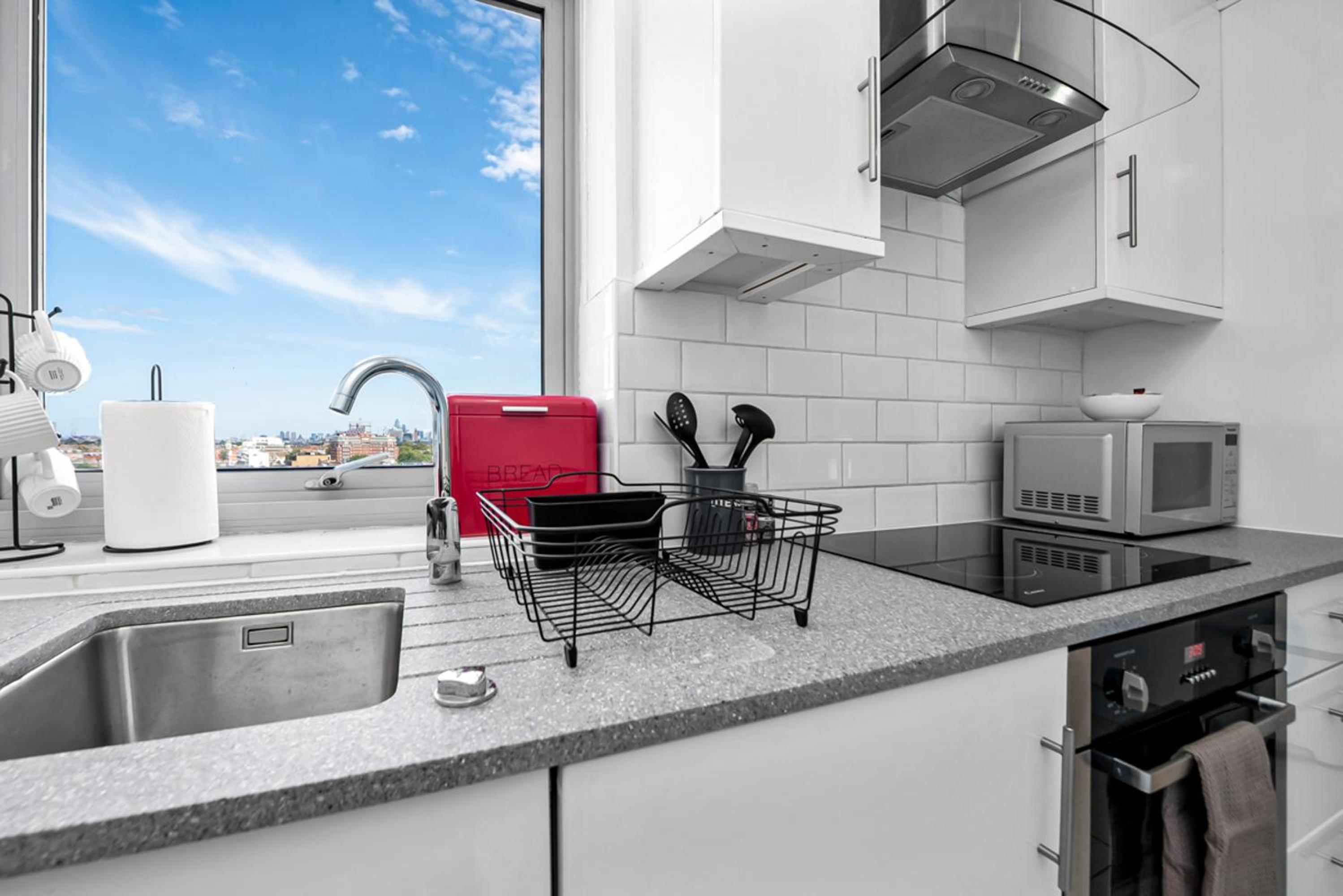 Stunning Flat on King's Road, Chelsea with Balcony