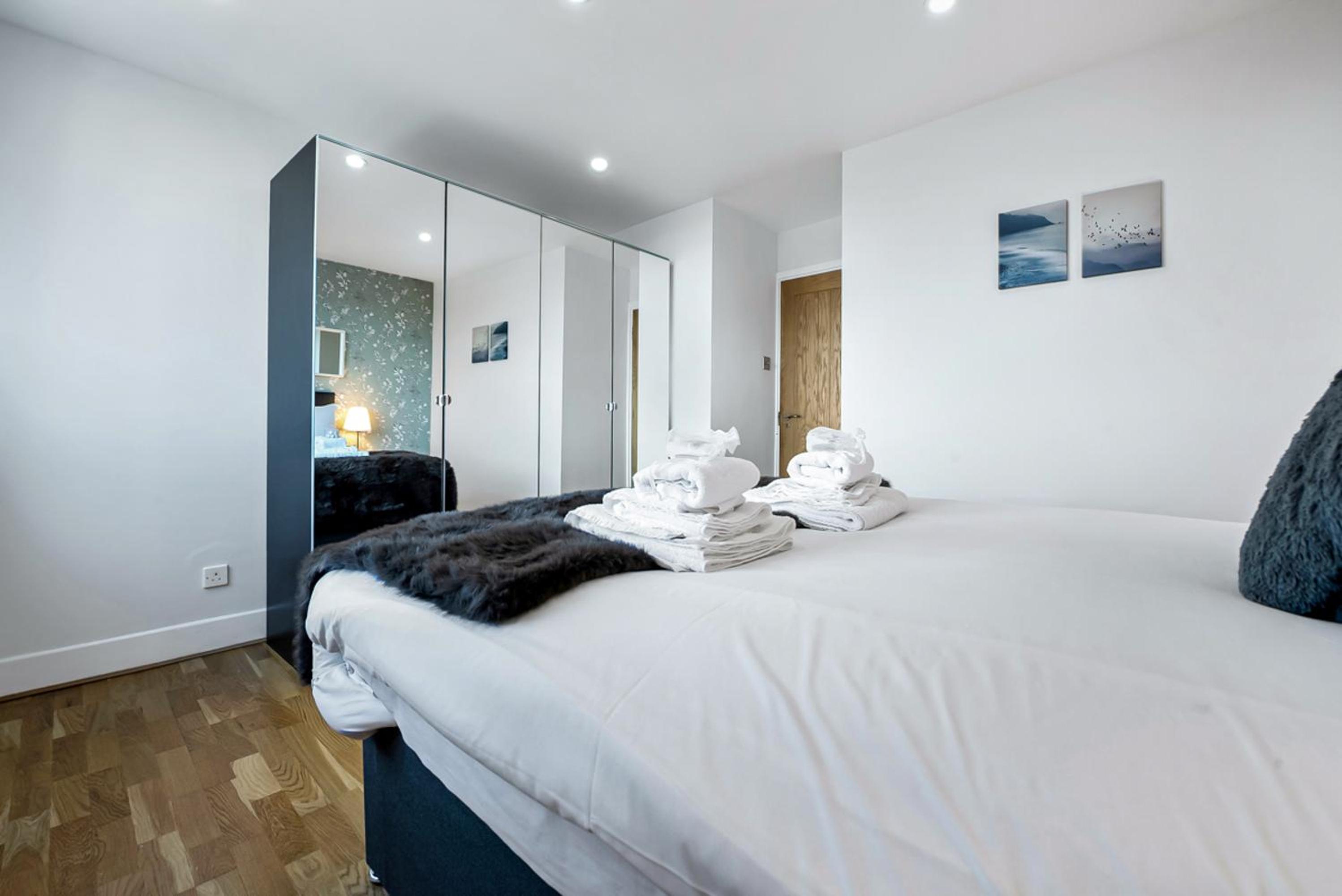 Stunning Flat on King's Road, Chelsea with Balcony