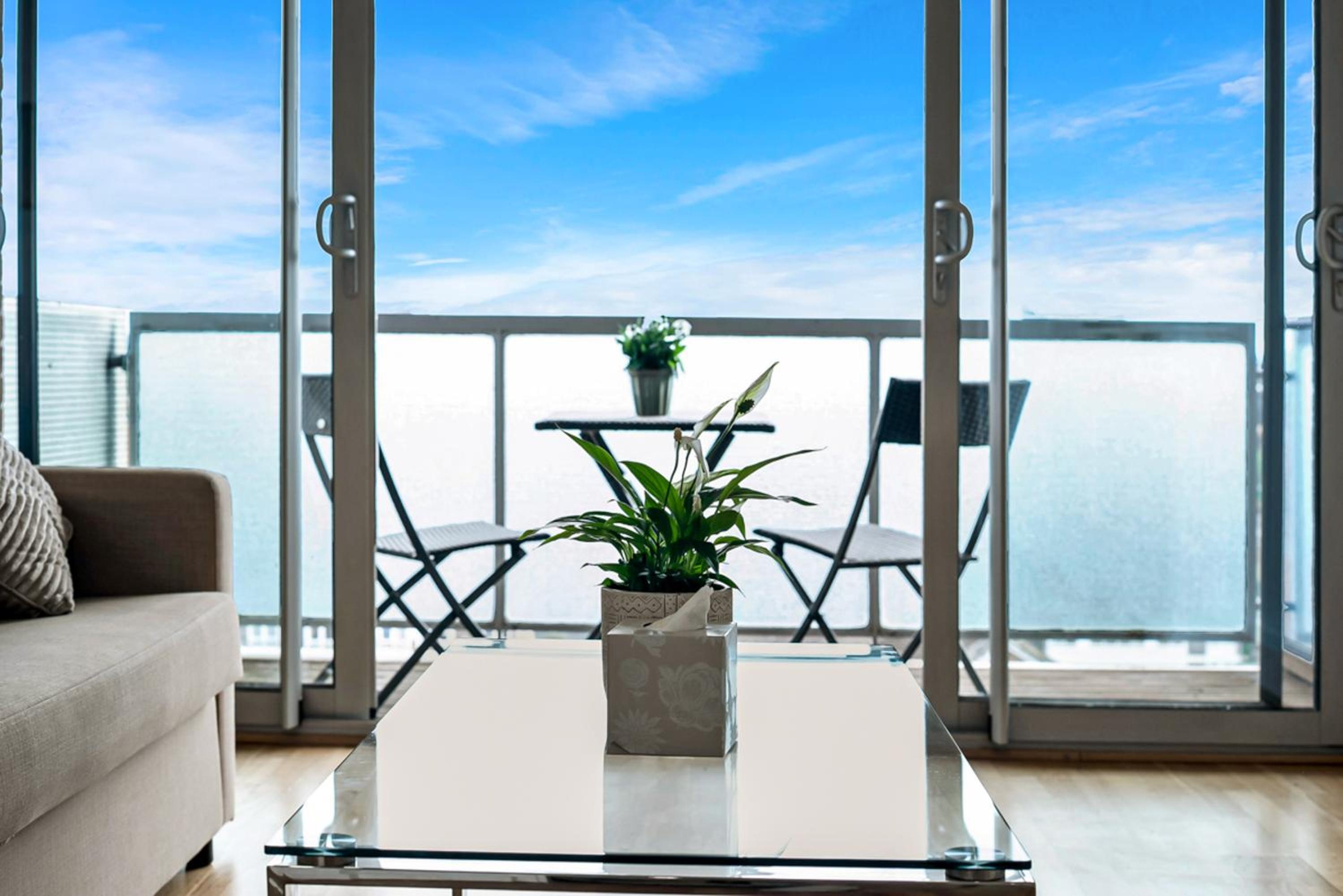 Stunning Flat on King's Road, Chelsea with Balcony