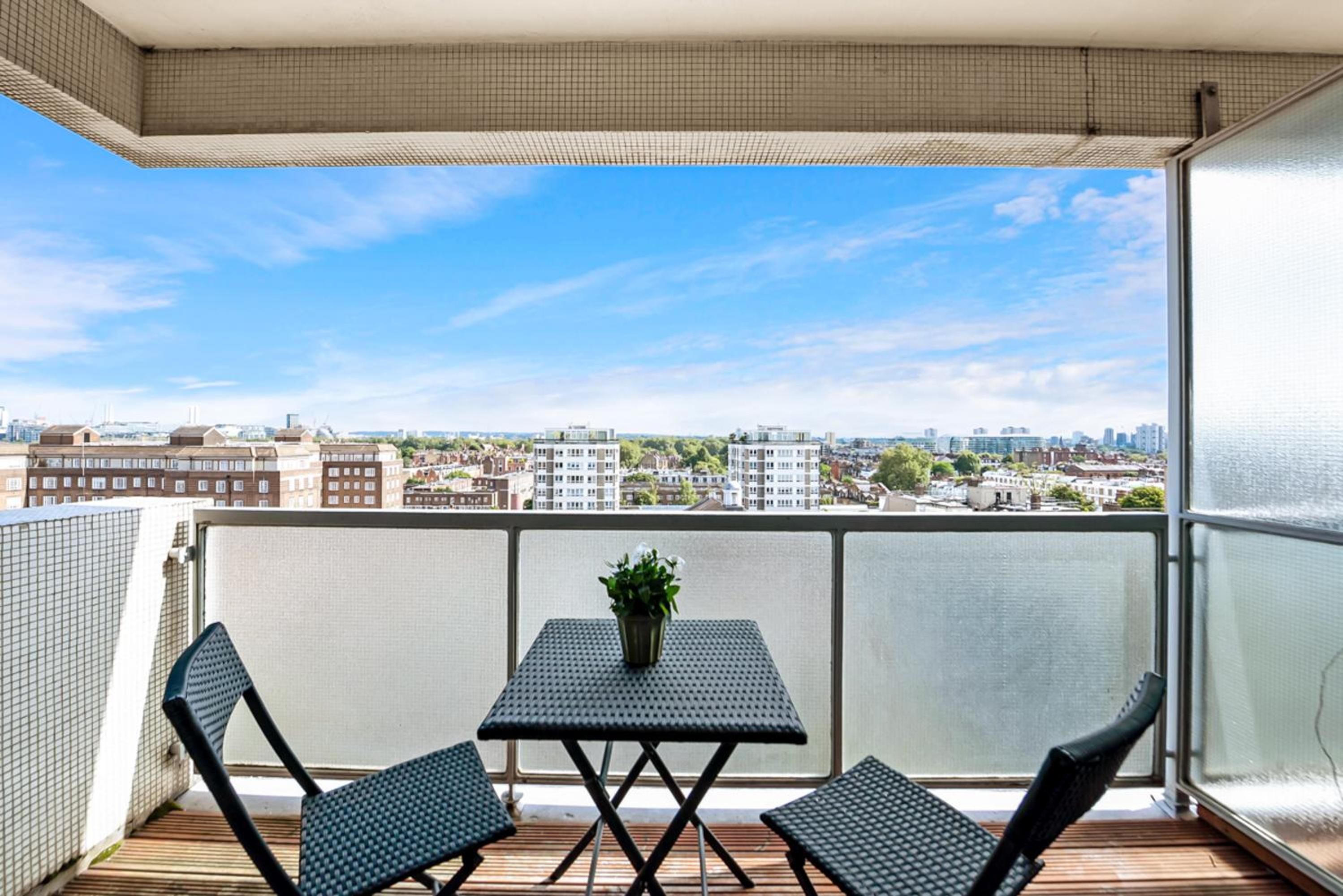 Stunning Flat on King's Road, Chelsea with Balcony