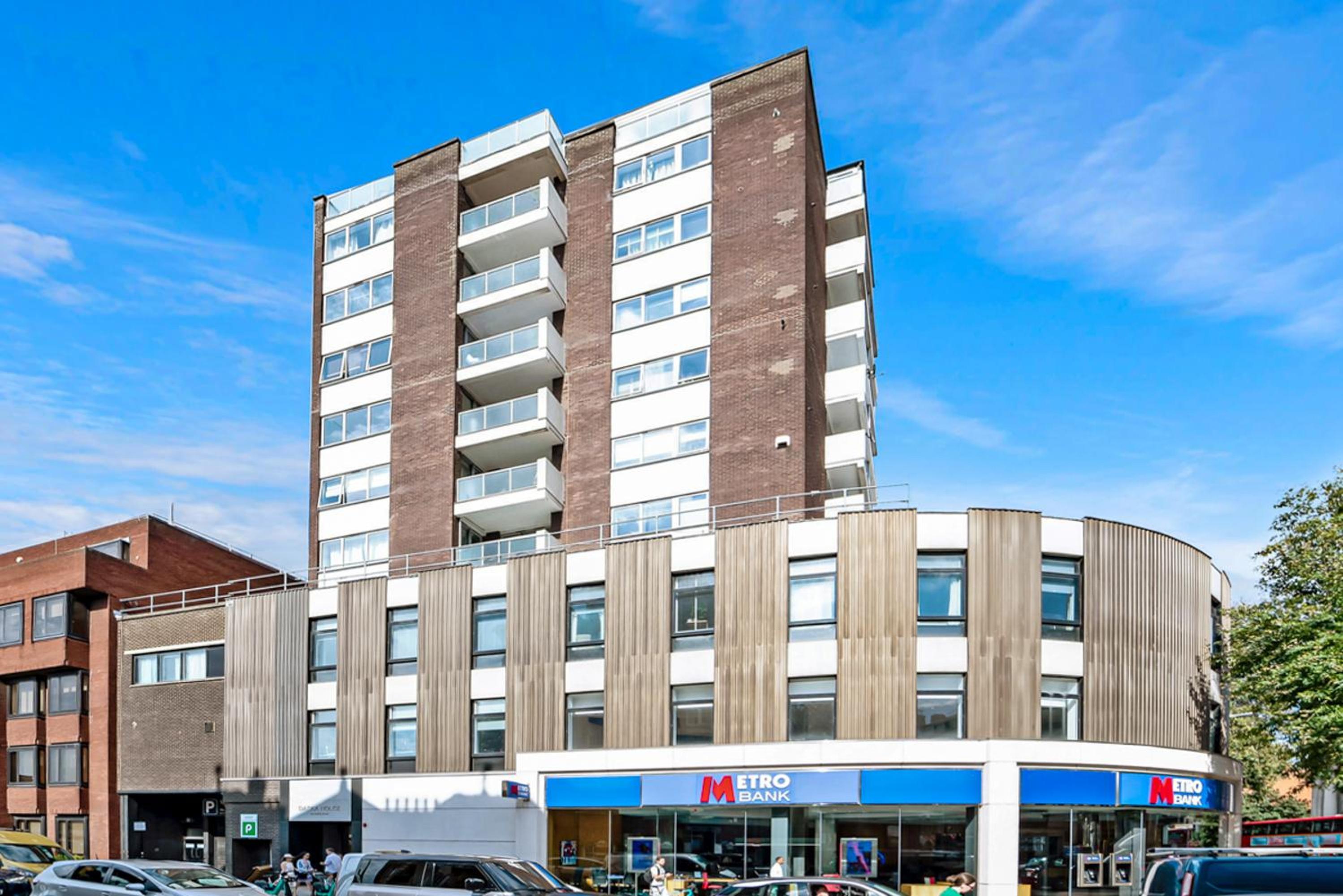 Stunning Flat on King's Road, Chelsea with Balcony
