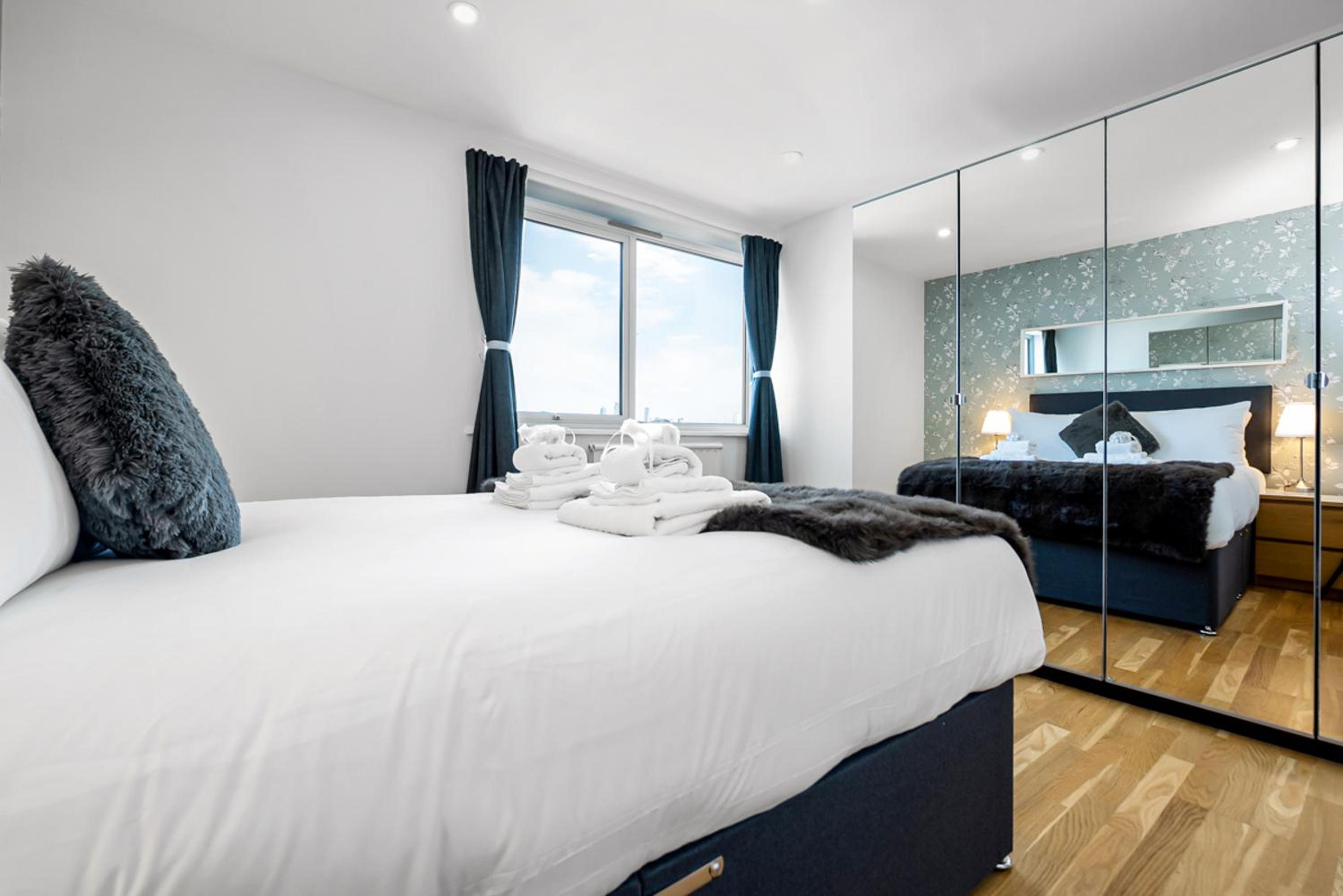 Stunning Flat on King's Road, Chelsea with Balcony