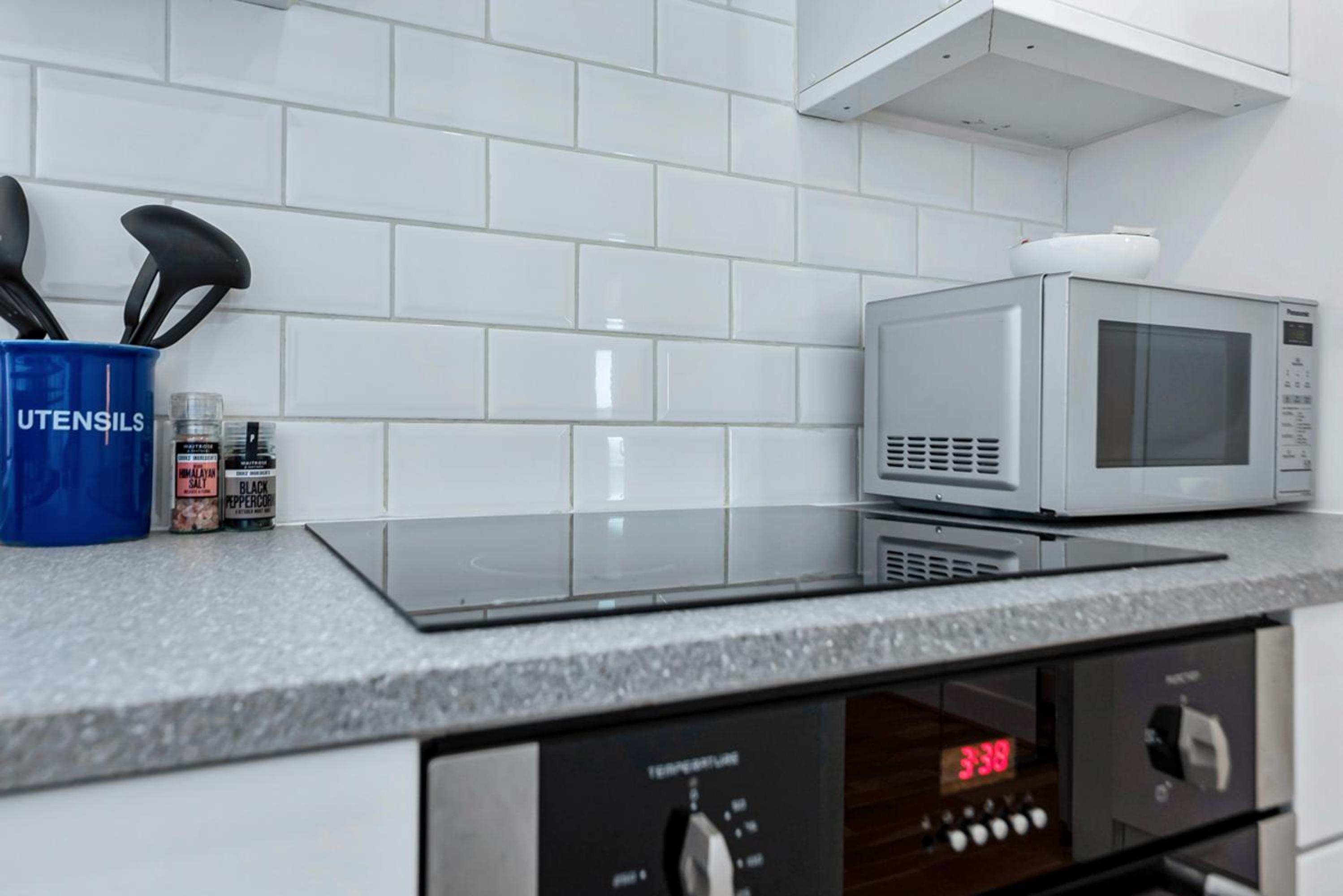 Stunning Flat on King's Road, Chelsea with Balcony