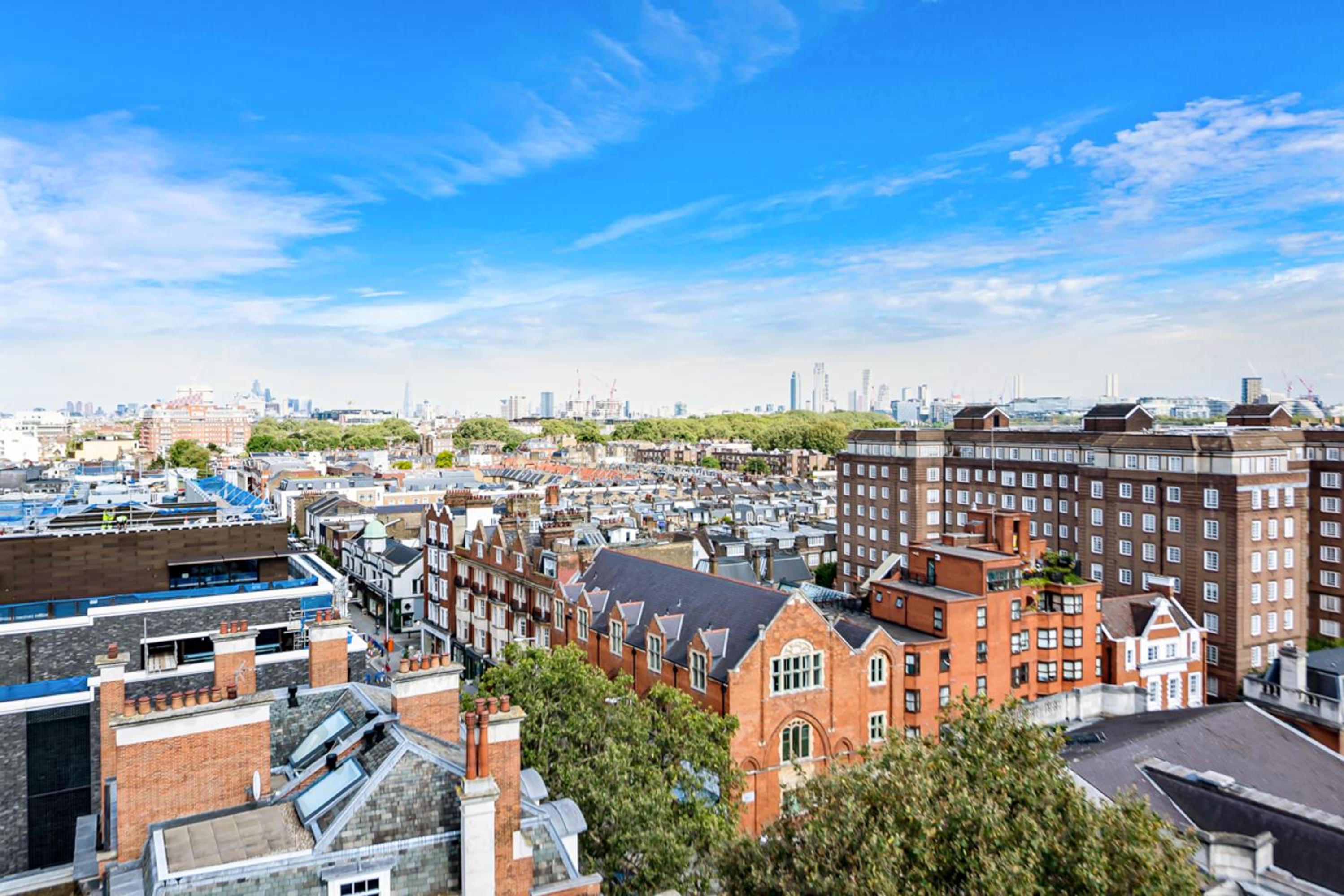 Stunning Flat on King's Road, Chelsea with Balcony