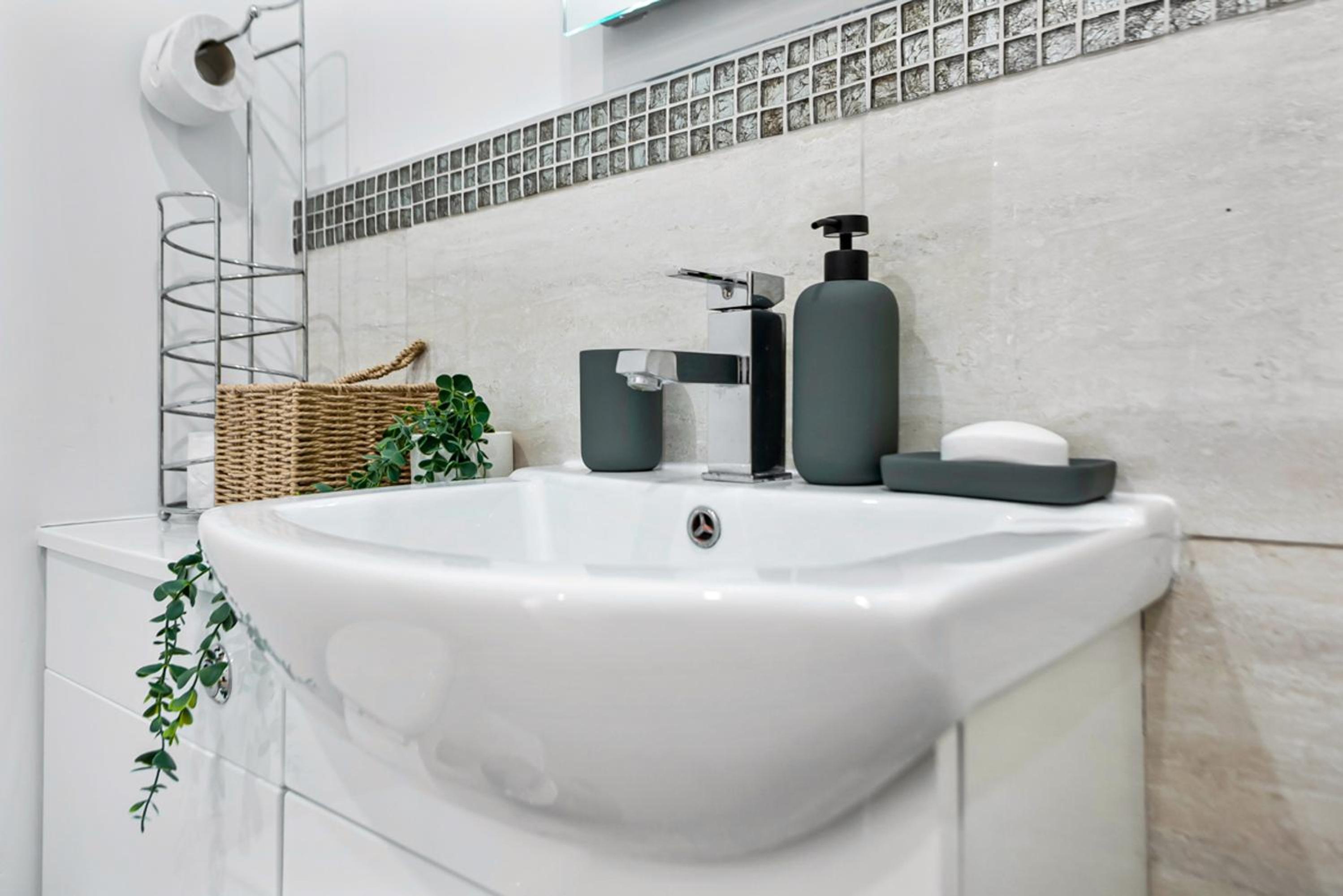 Stunning Flat on King's Road, Chelsea with Balcony