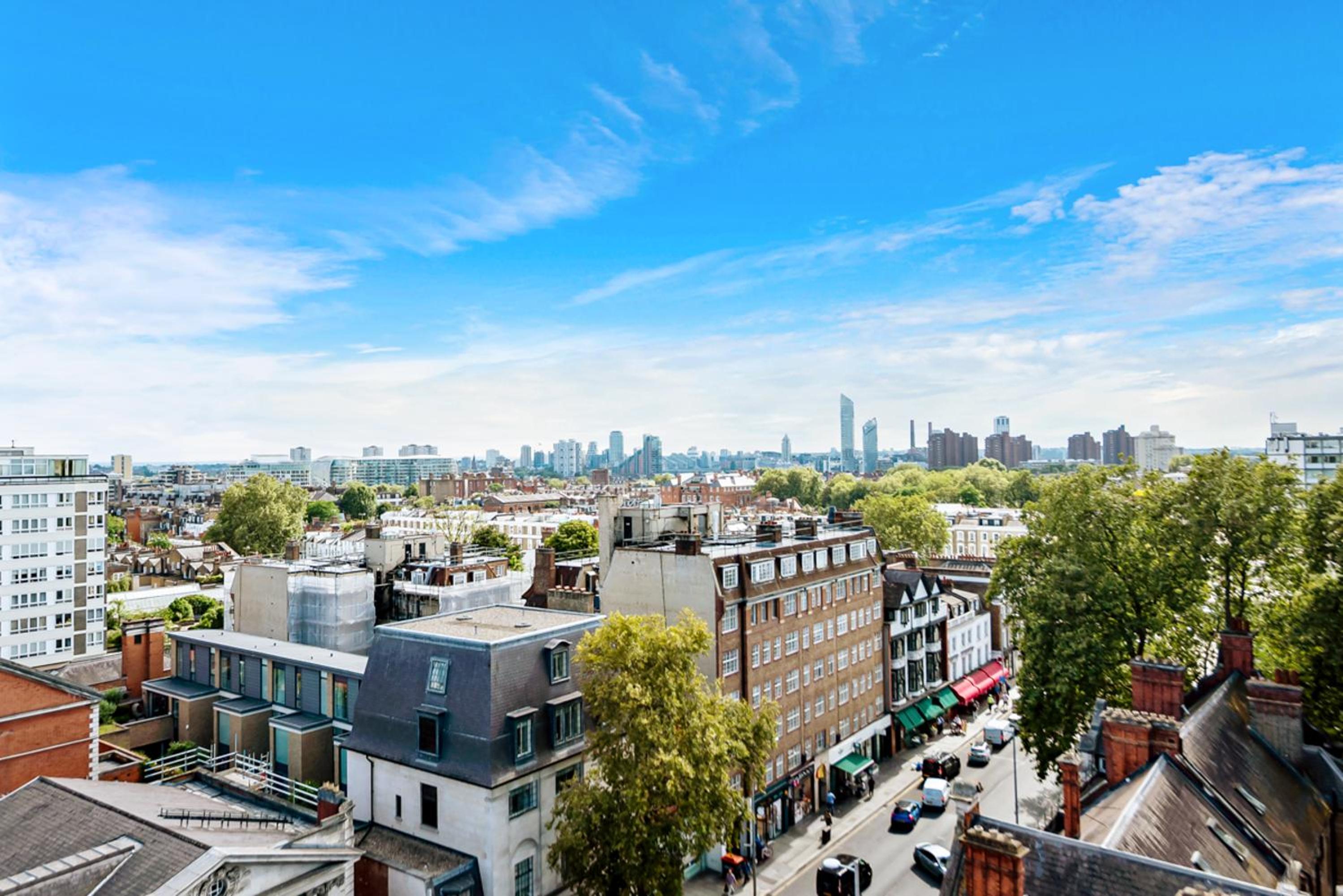 Stunning Flat on King's Road, Chelsea with Balcony