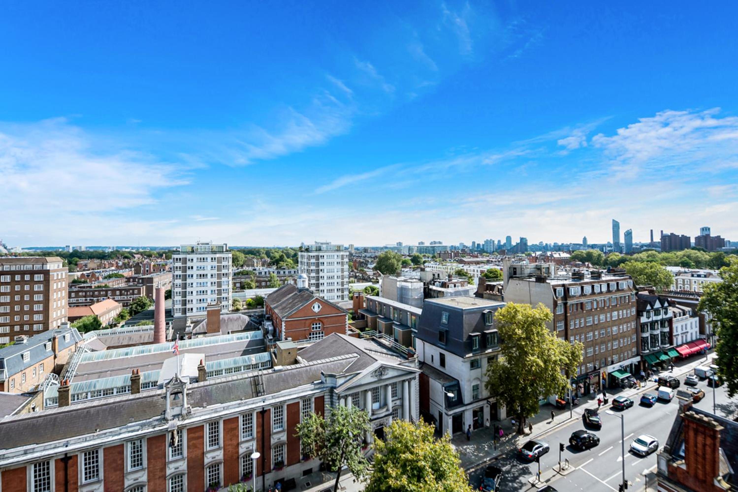 Stunning Flat on King's Road, Chelsea with Balcony