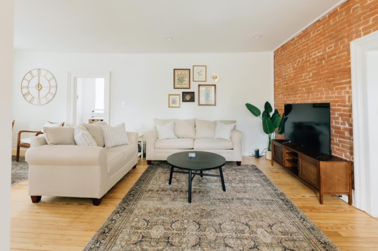 Newly Renovated Vintage Inspired Large 4 BR Home view 4