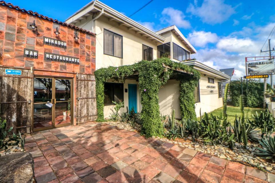 Hotel Punta Descartes - Image 1