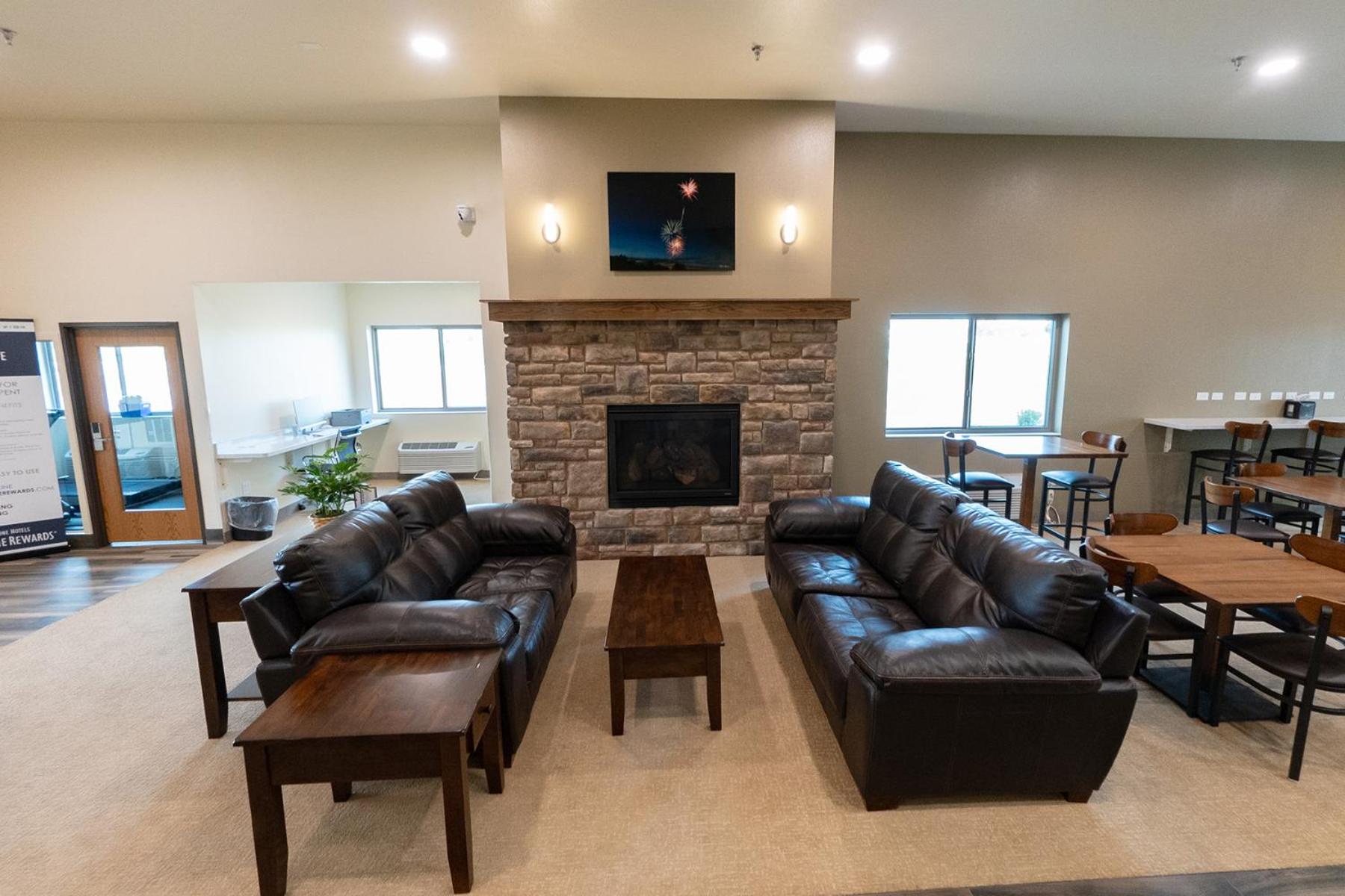 Cobblestone Hotel & Suites-Sheldon view 5