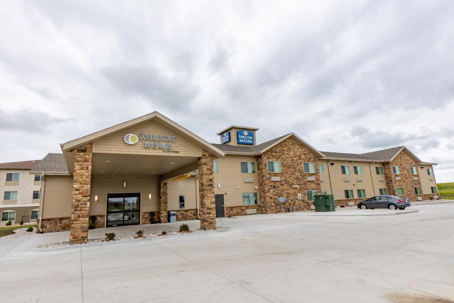 Cobblestone Hotel & Suites-Sheldon view 2