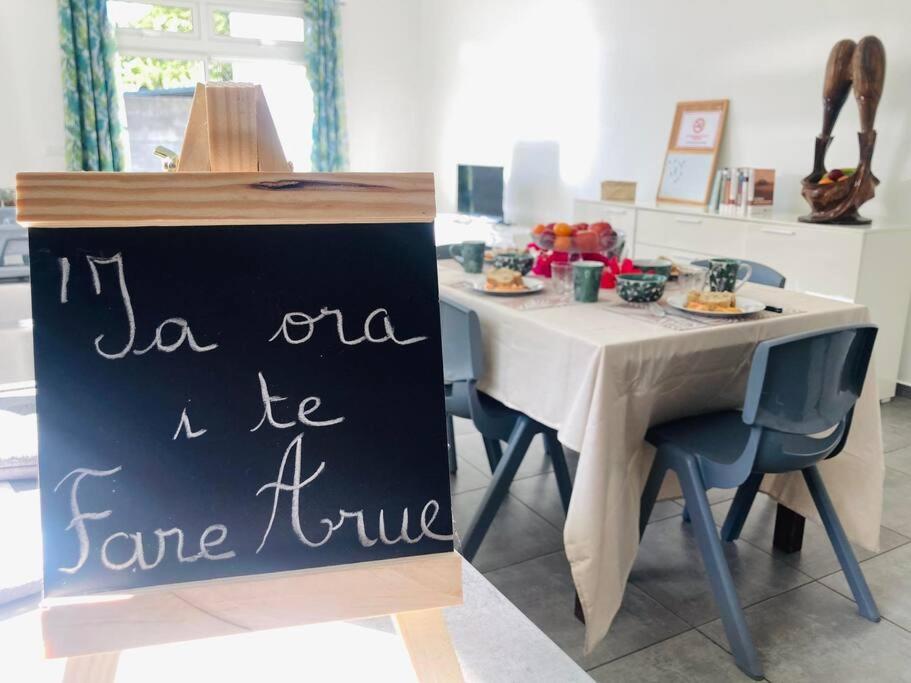 FARE ARUE maison spacieuse avec 2 chambres et 2 salles de bain