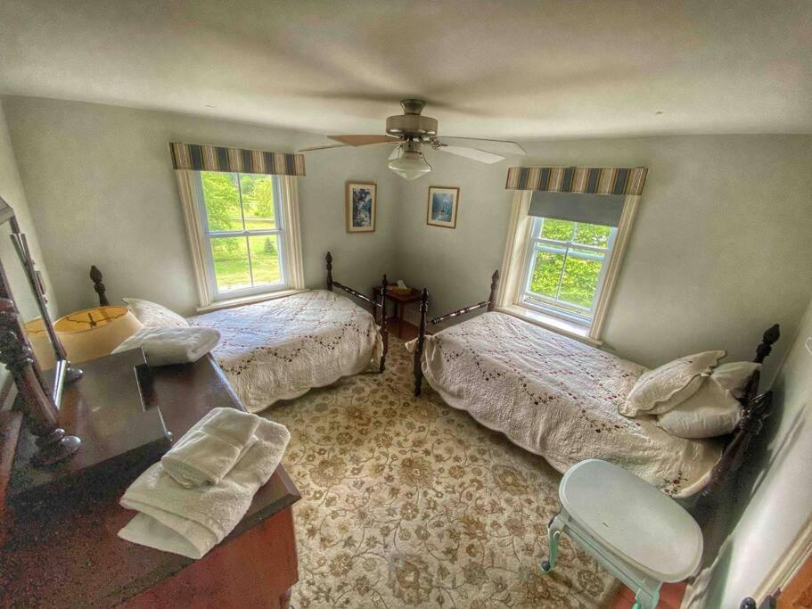 Loyalist Lakehouse with Private Beach