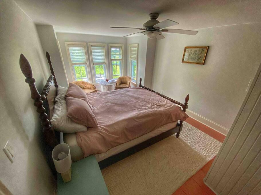 Loyalist Lakehouse with Private Beach