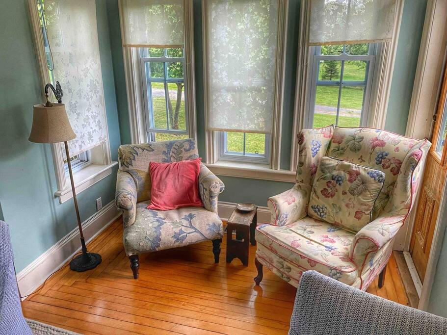 Loyalist Lakehouse with Private Beach