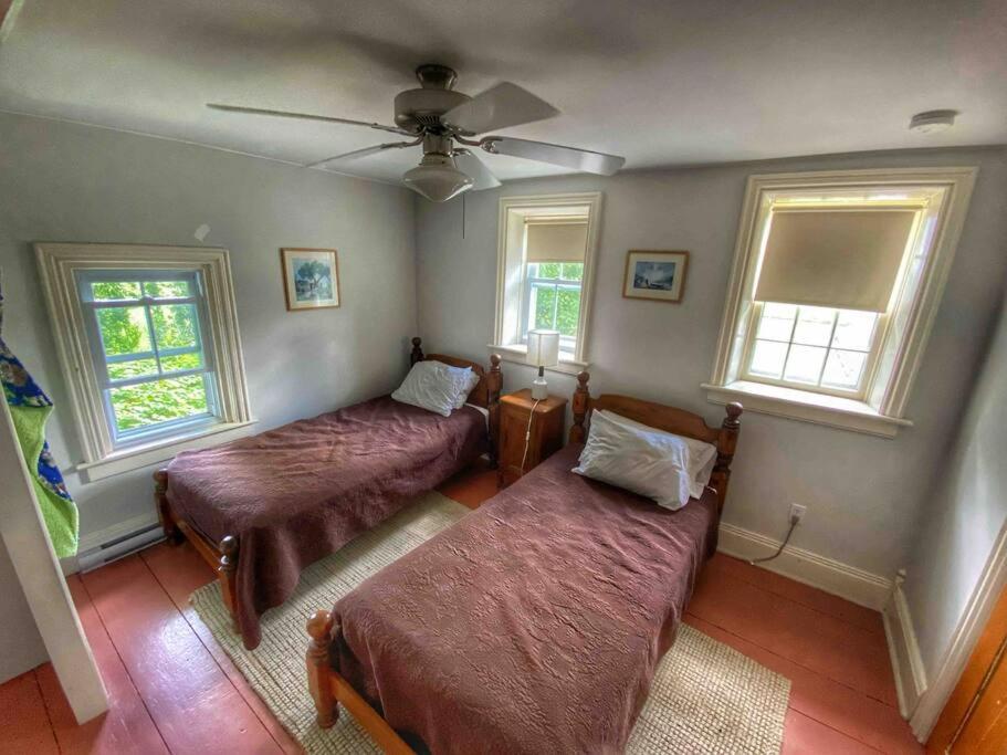 Loyalist Lakehouse with Private Beach