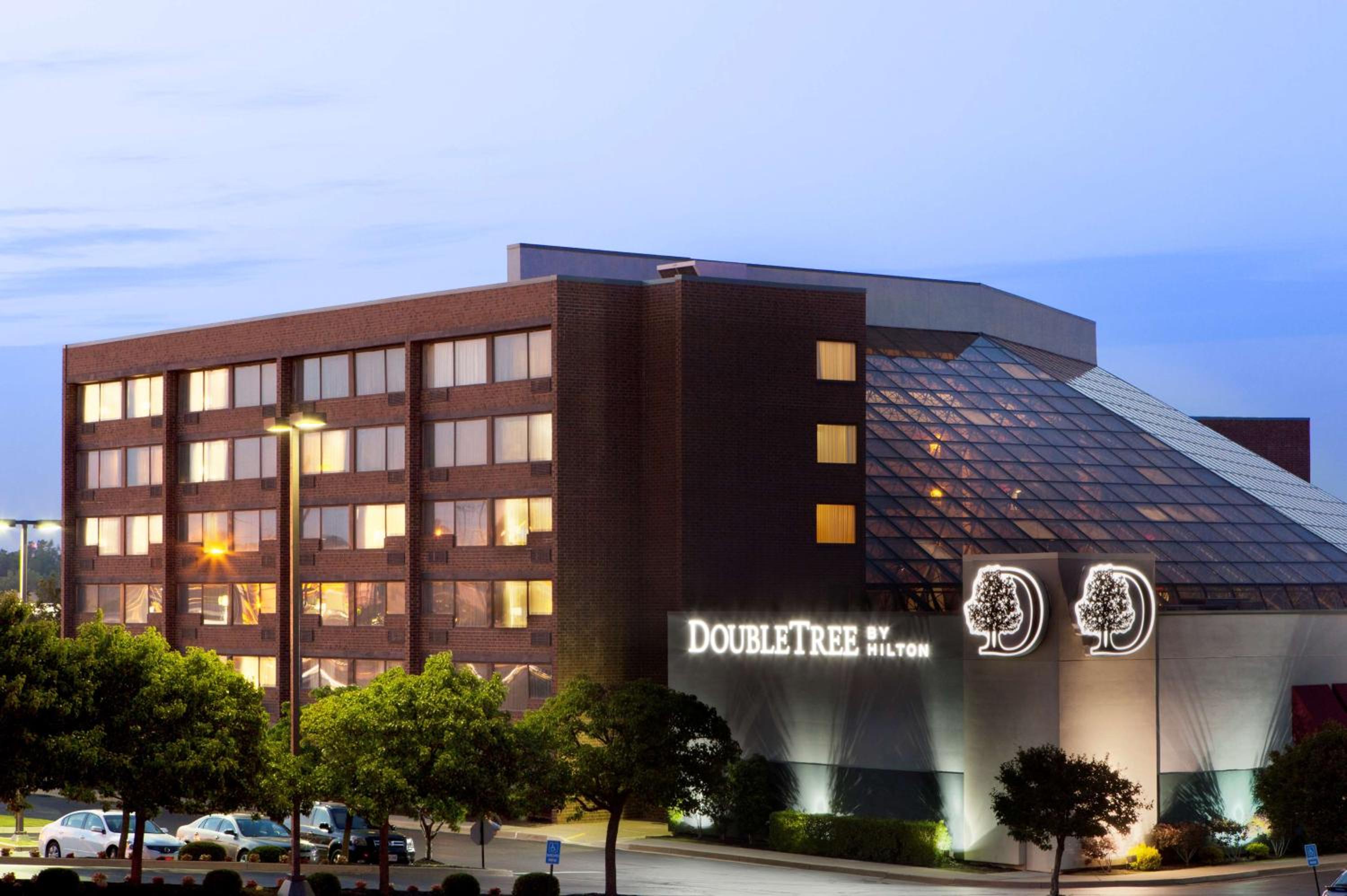 Hotel DoubleTree by Hilton Rochester - Image 1