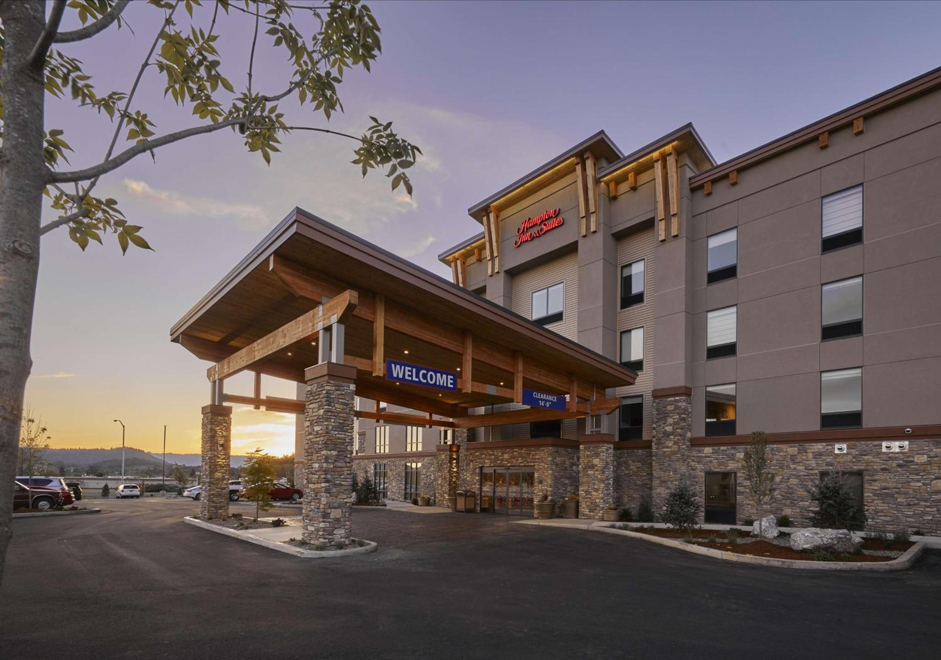 Roseburg Vacations - Hampton Inn  Suites Roseburg - Property Image 2
