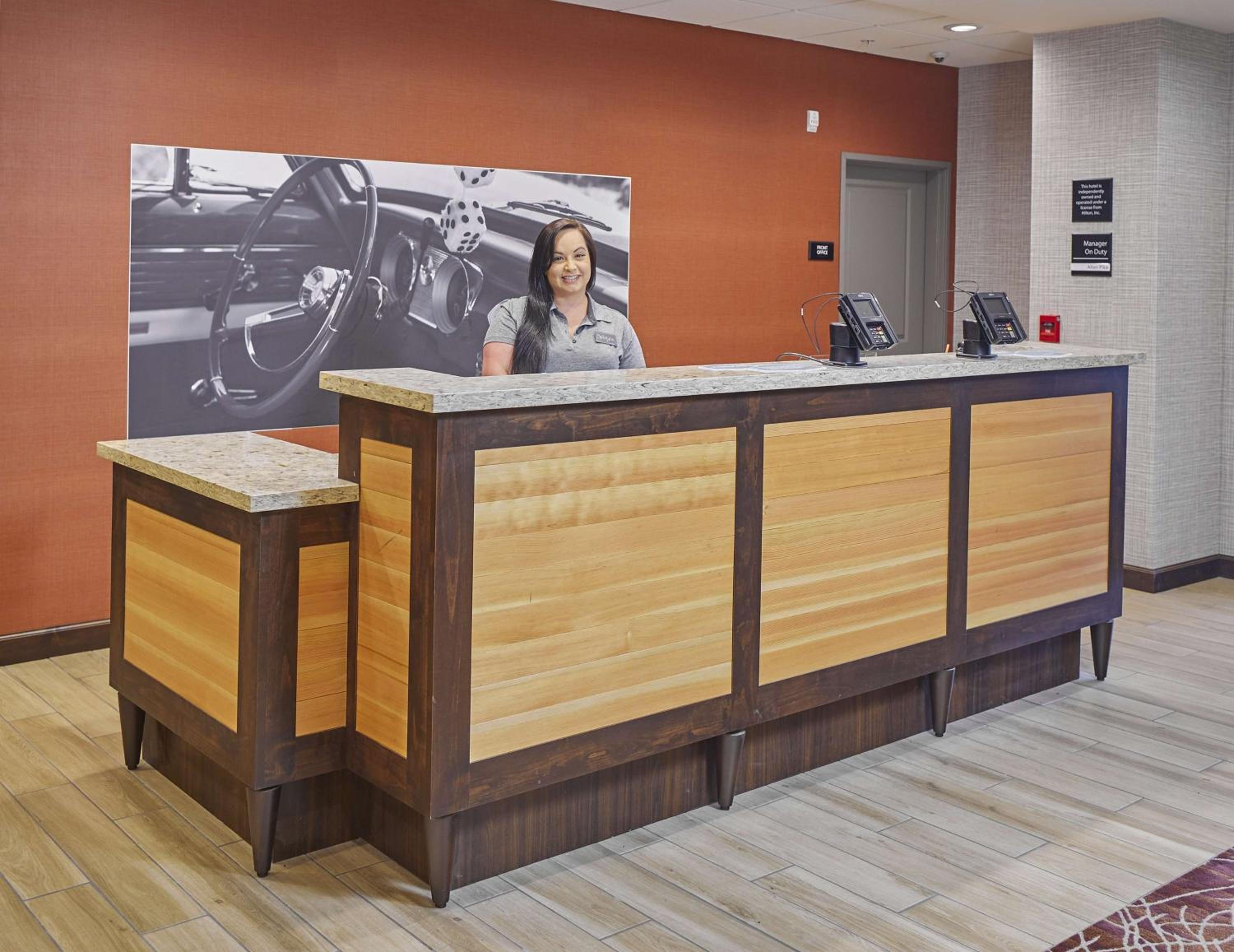 Roseburg Vacations - Hampton Inn  Suites Roseburg - Property Image 3