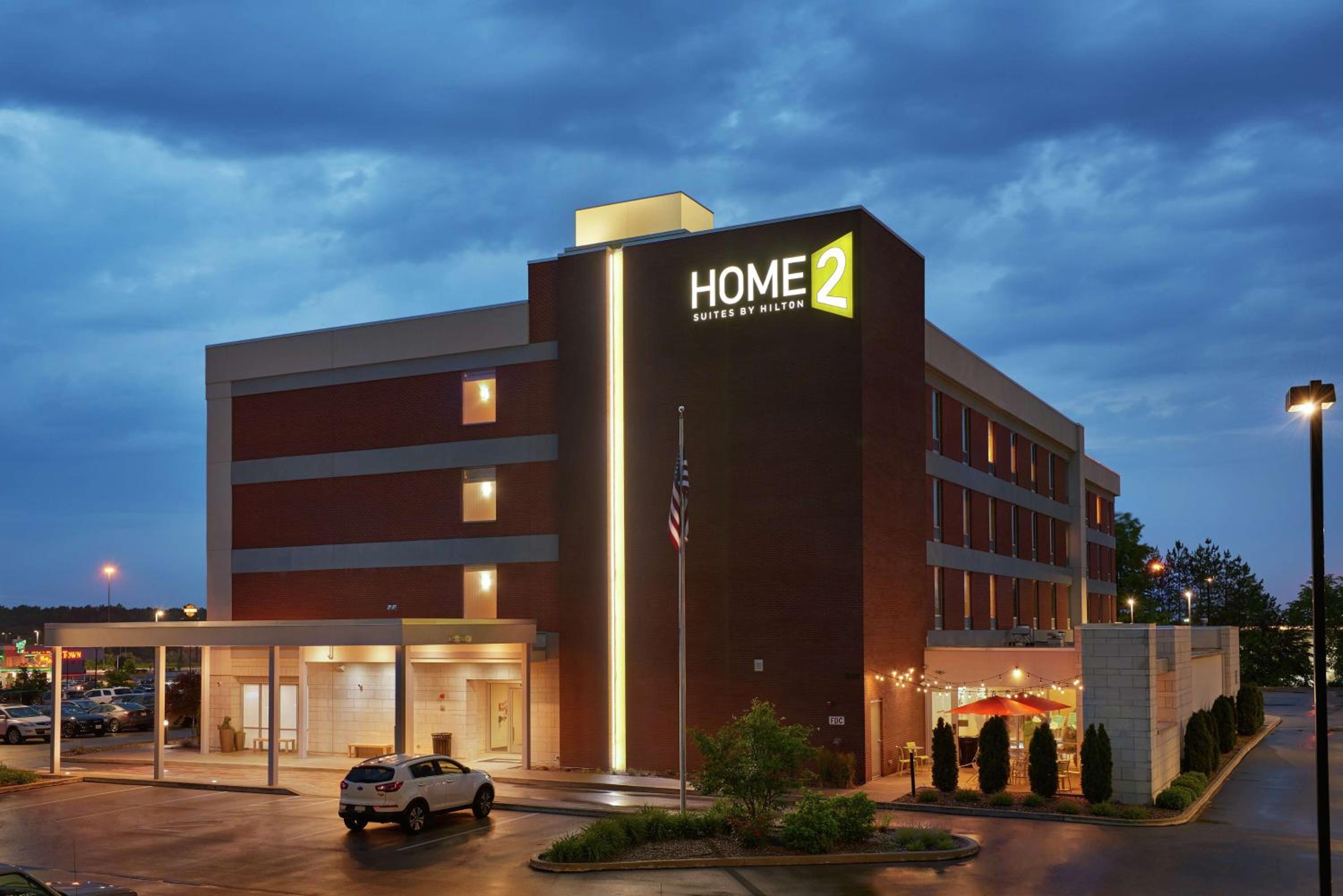 Home2 Suites By Hilton Youngstown view 2