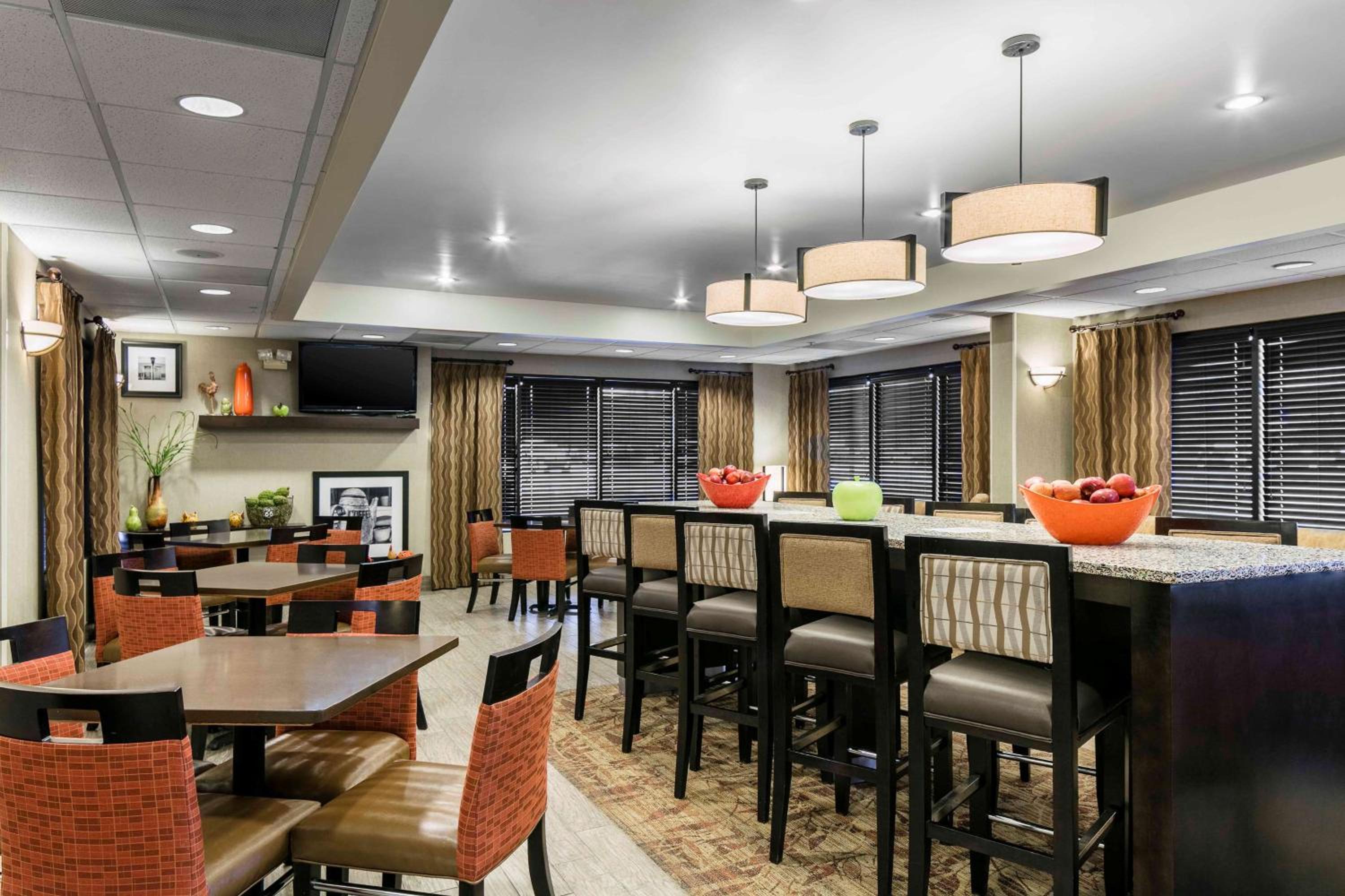 Hampton Inn Kansas City/Shawnee Mission - Property Image 1
