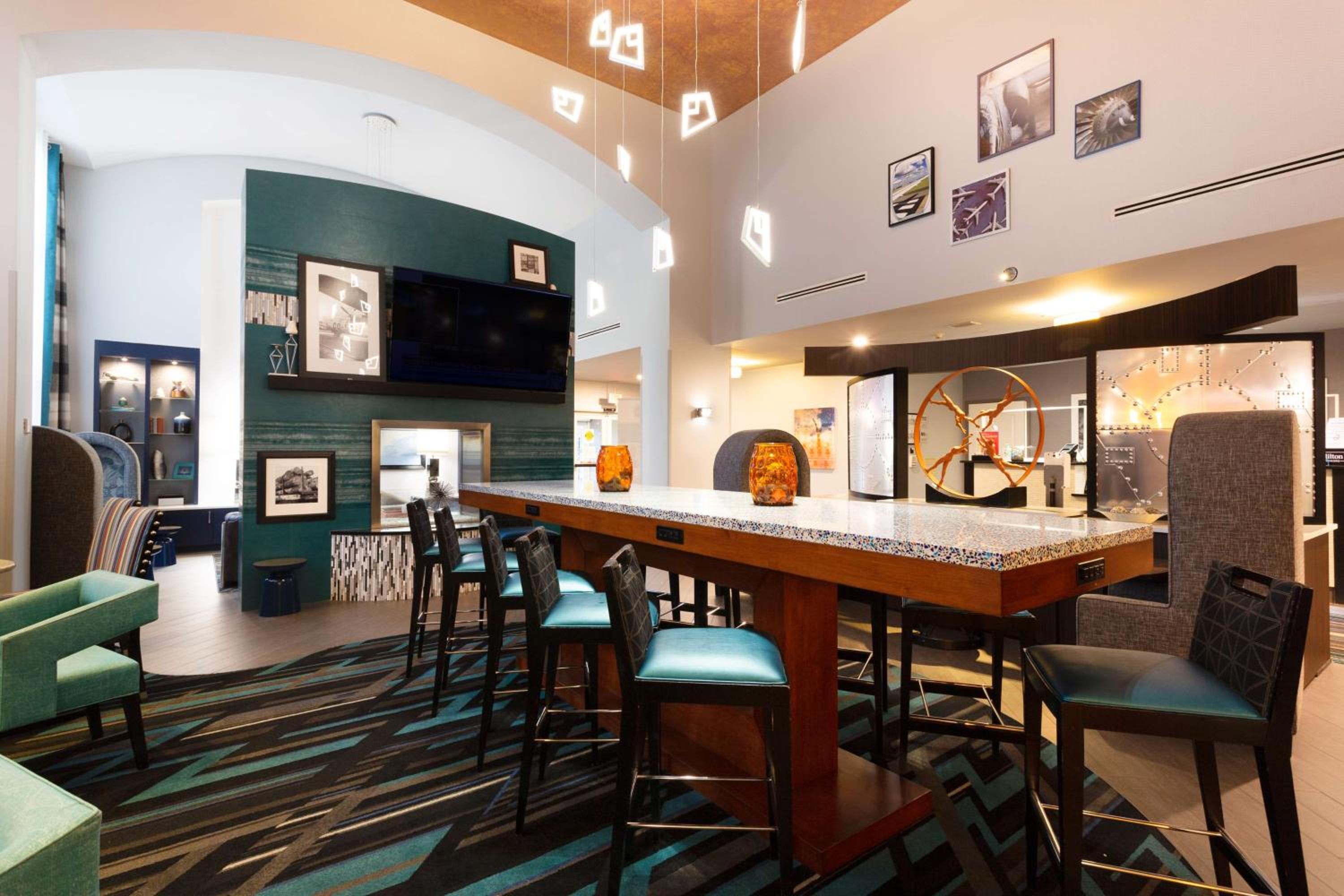 Hampton Inn Suites Herndon-Reston - Property Image 23