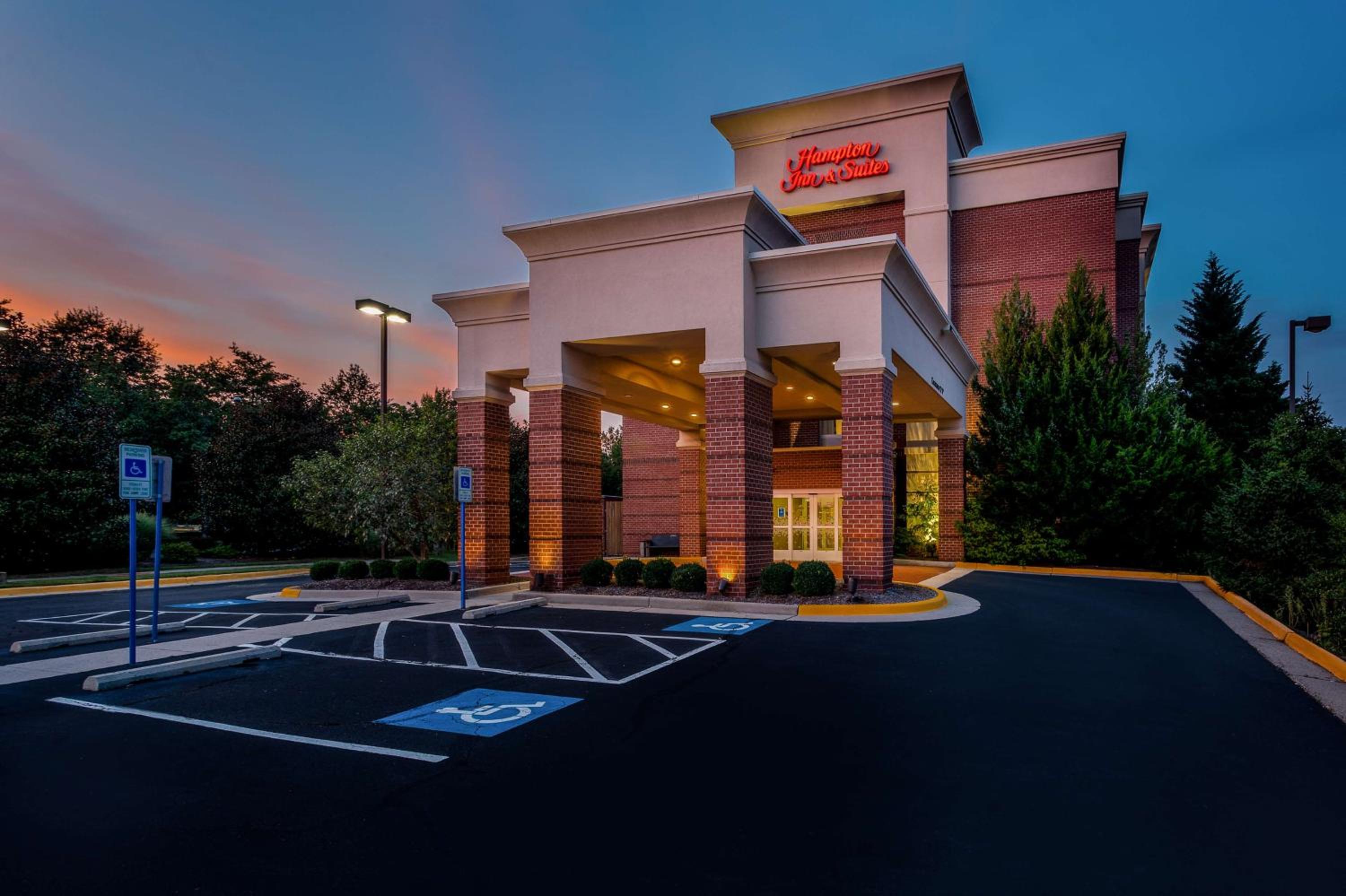 Hampton Inn Suites Herndon-Reston - Property Image 30