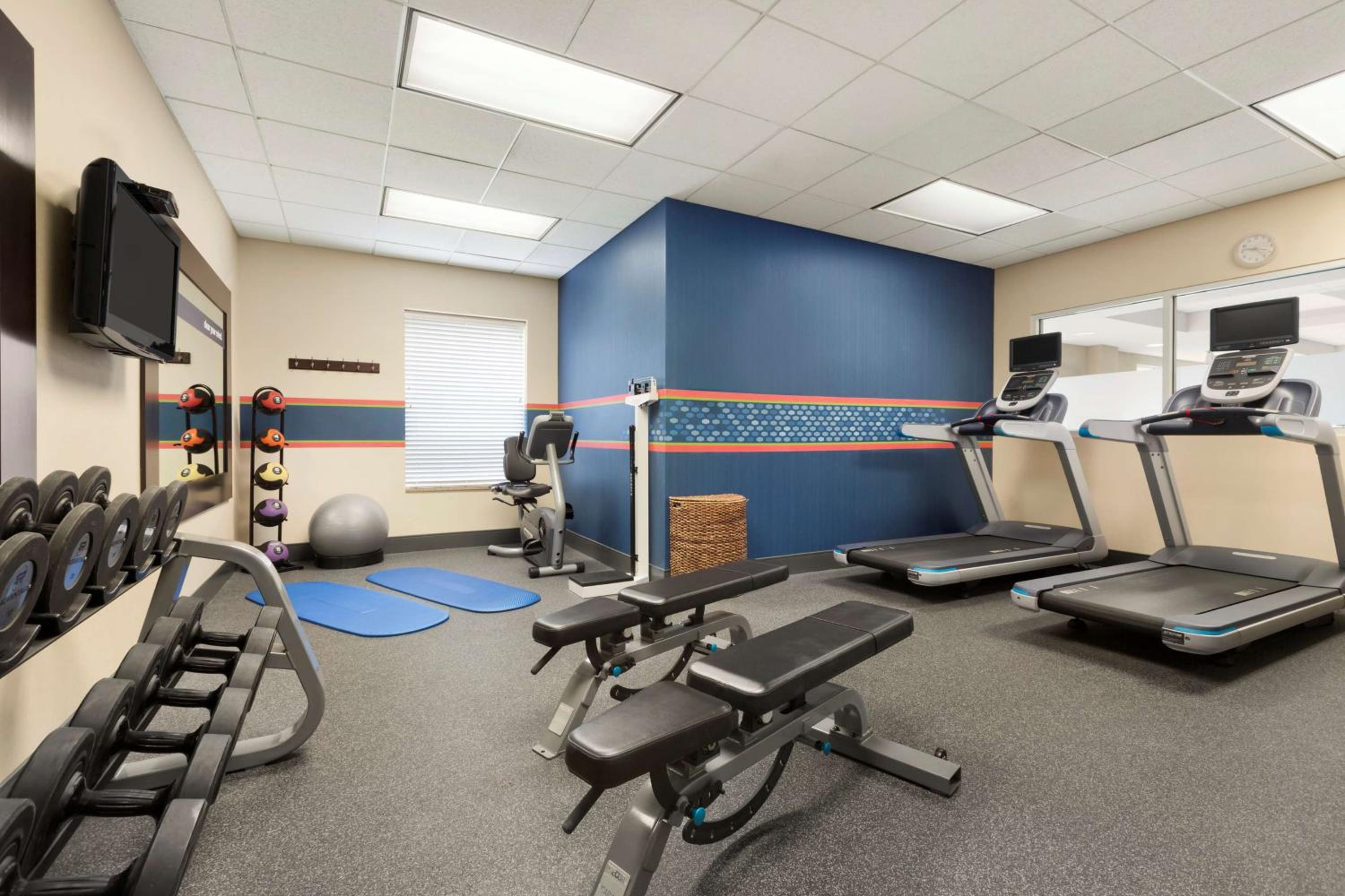 Hampton Inn Suites Herndon-Reston - Property Image 2
