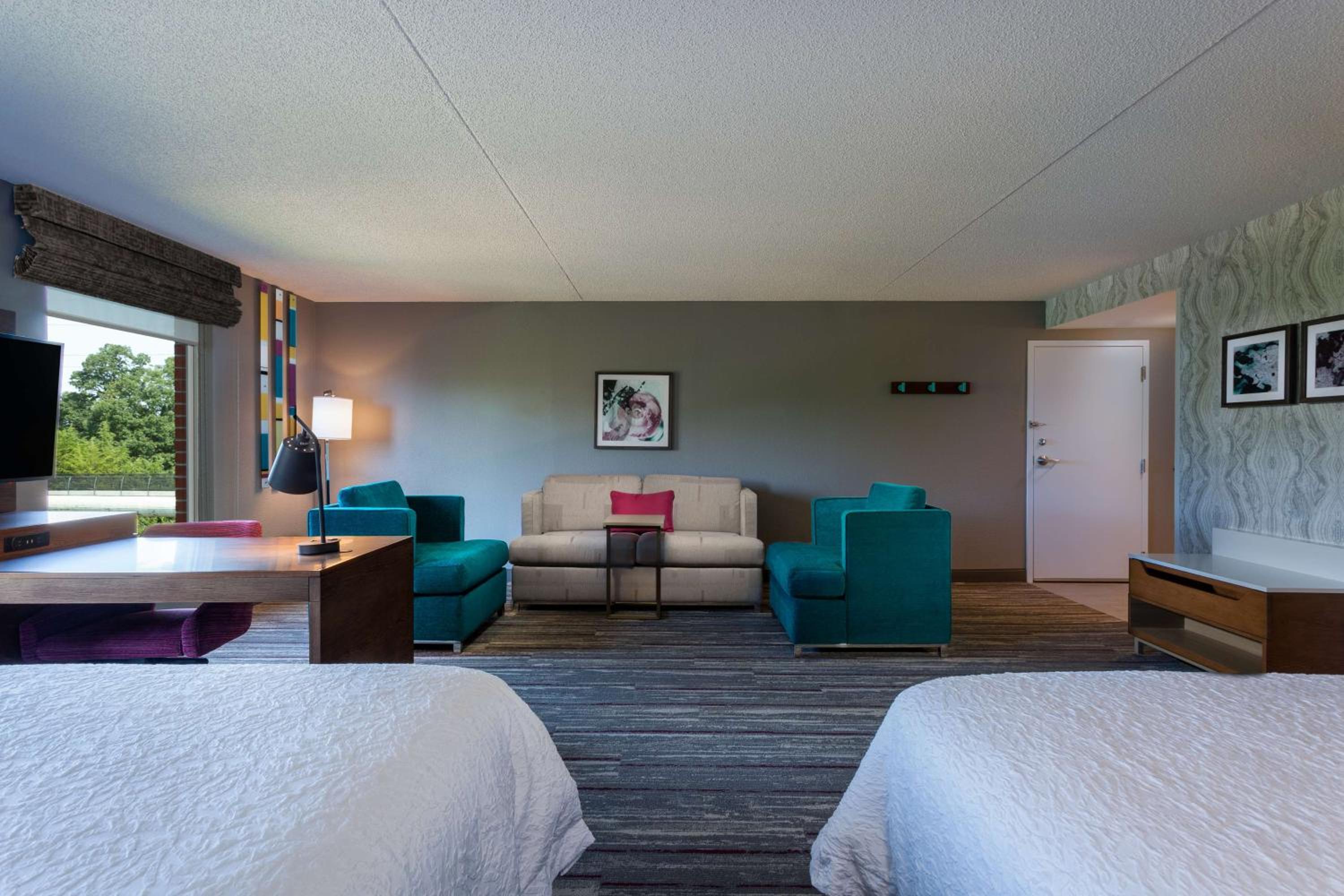 Hampton Inn Suites Herndon-Reston - Property Image 8