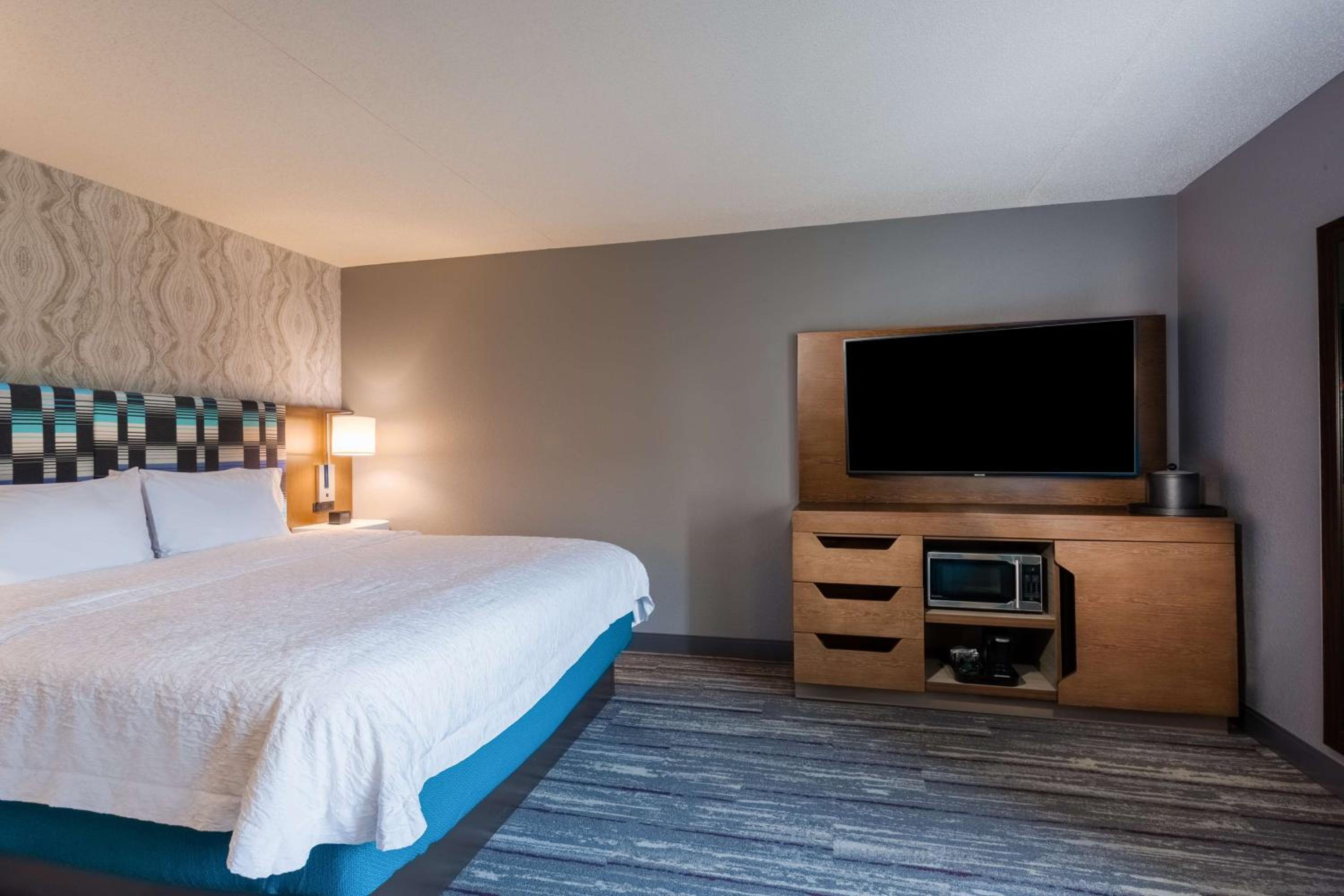 Hampton Inn Suites Herndon-Reston - Property Image 18