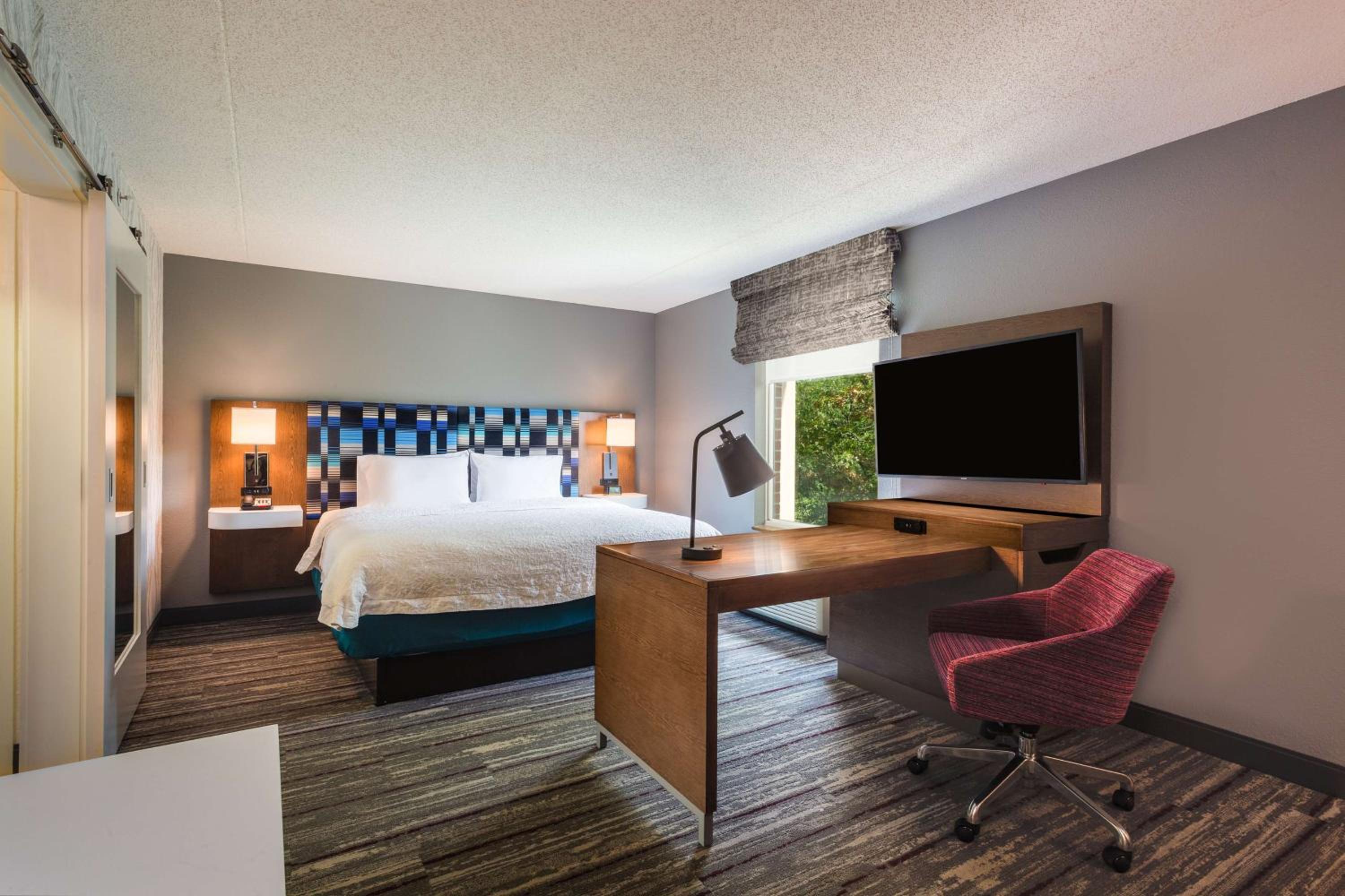 Hampton Inn Suites Herndon-Reston - Property Image 27