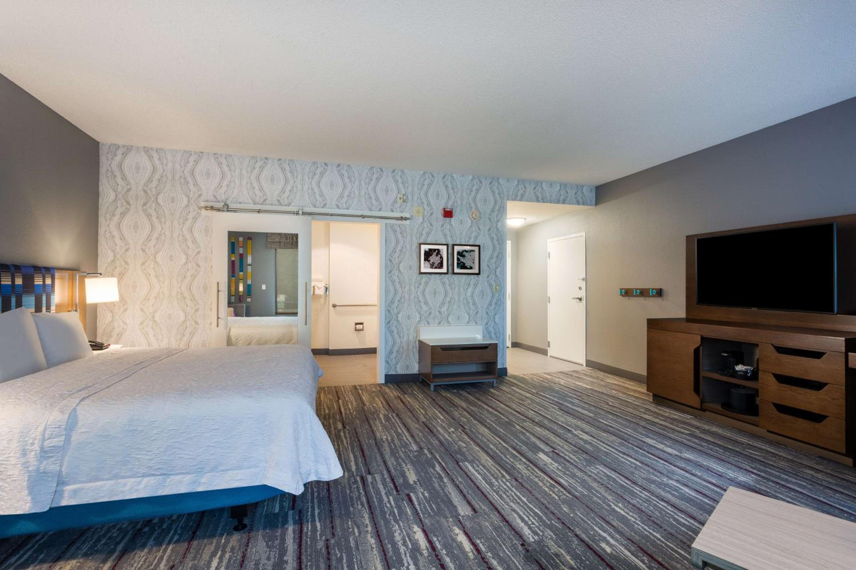 Hampton Inn Suites Herndon-Reston - Property Image 33
