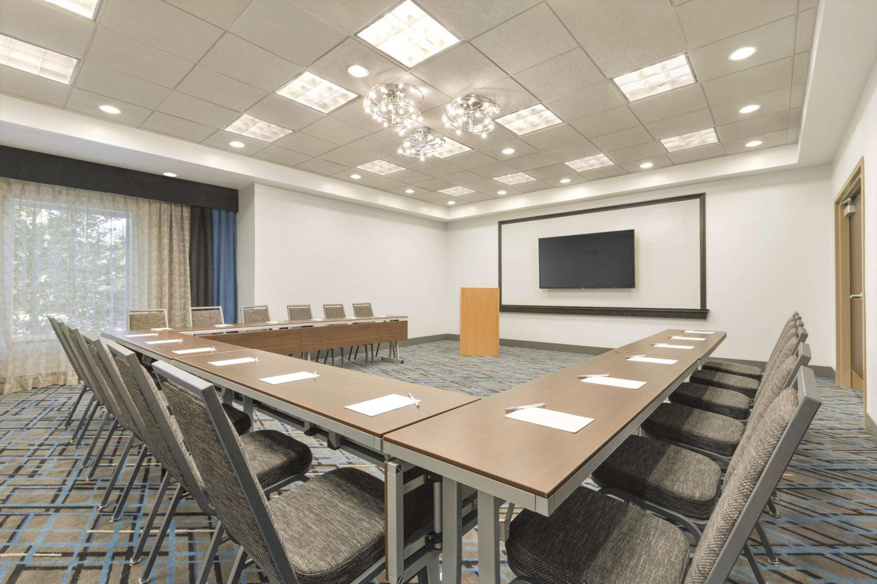 Hampton Inn Suites Herndon-Reston - Property Image 31