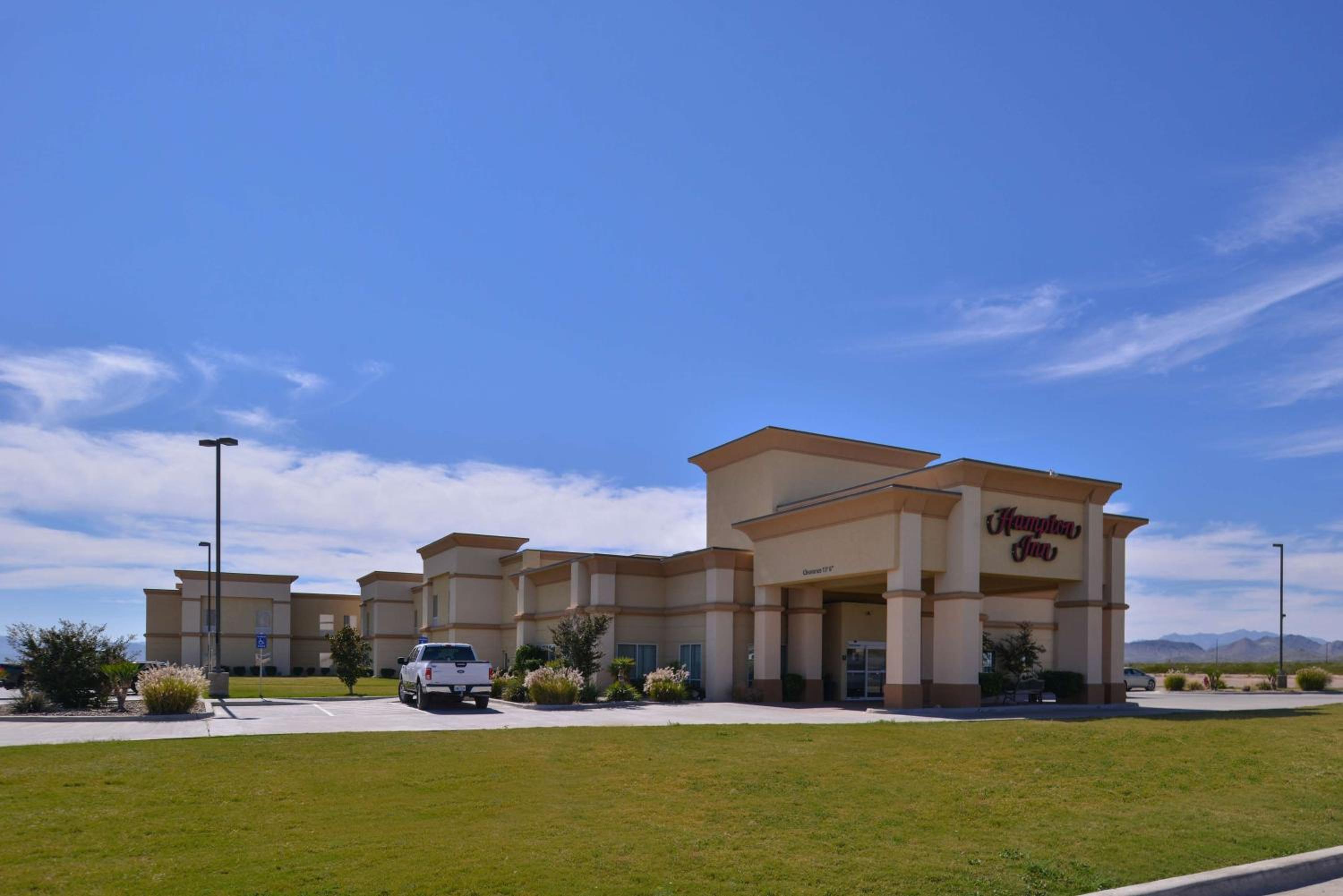 Van Horn Vacations - Hampton Inn Van Horn - Property Image 2