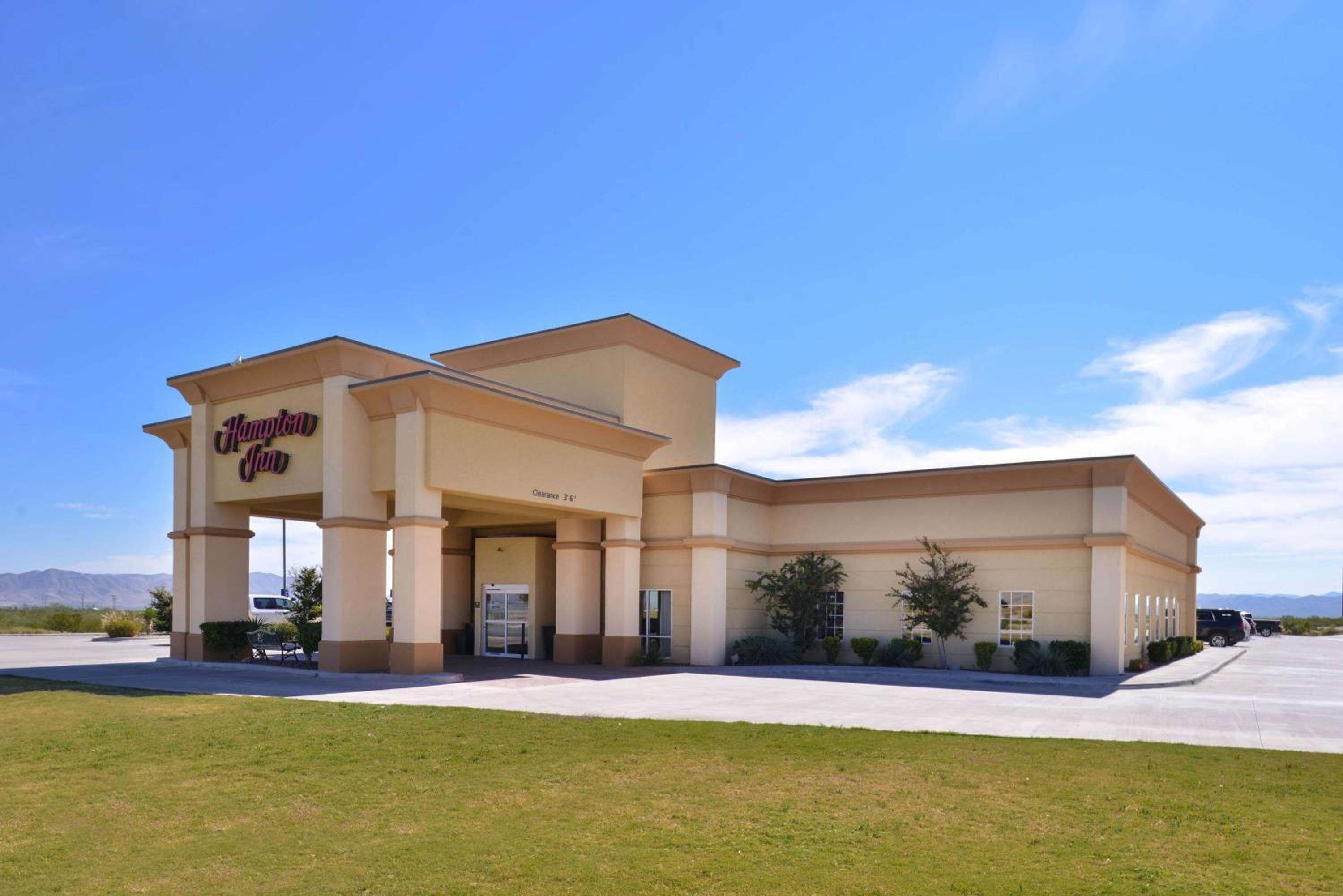 Van Horn Vacations - Hampton Inn Van Horn - Property Image 1