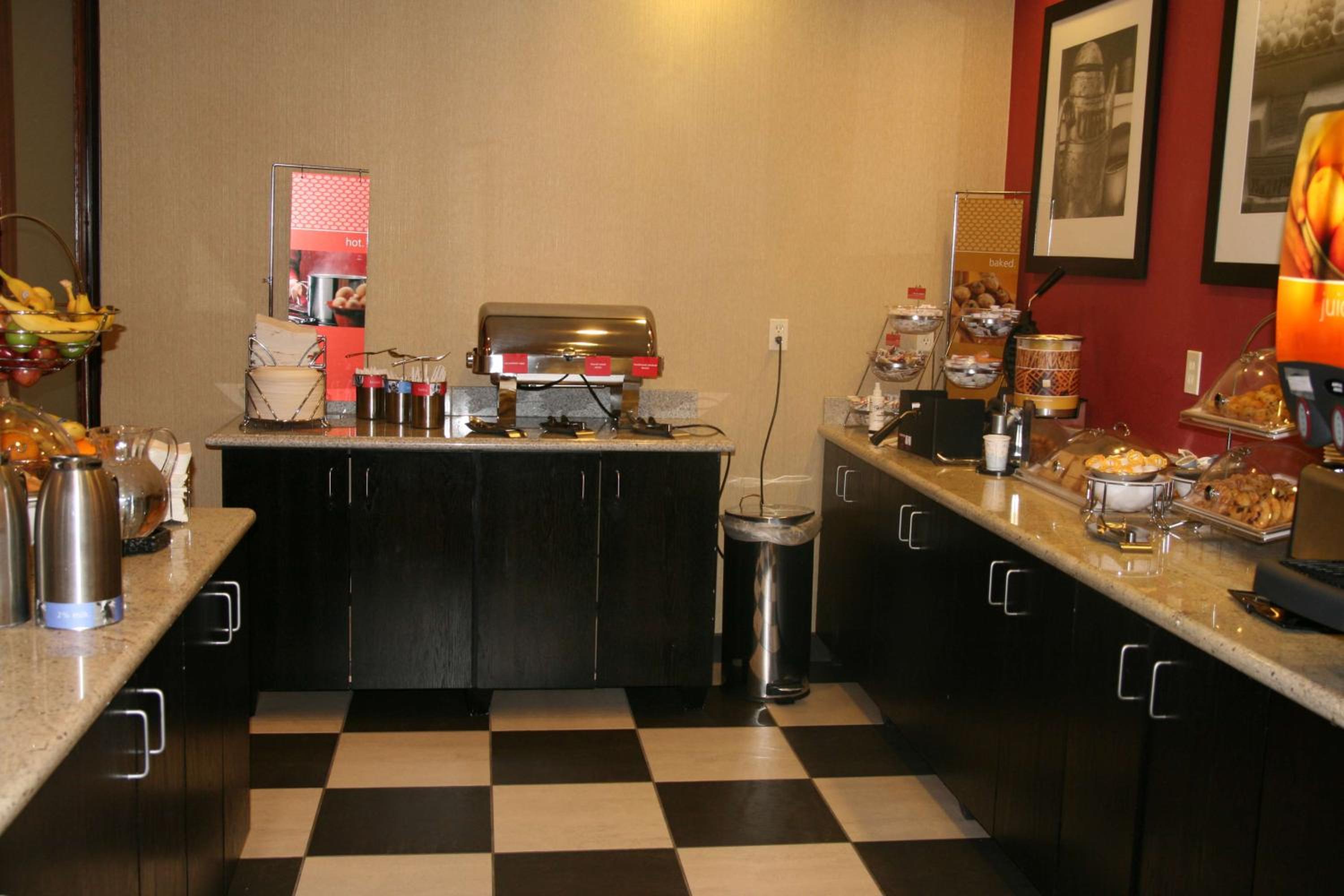 Van Horn Vacations - Hampton Inn Van Horn - Property Image 2