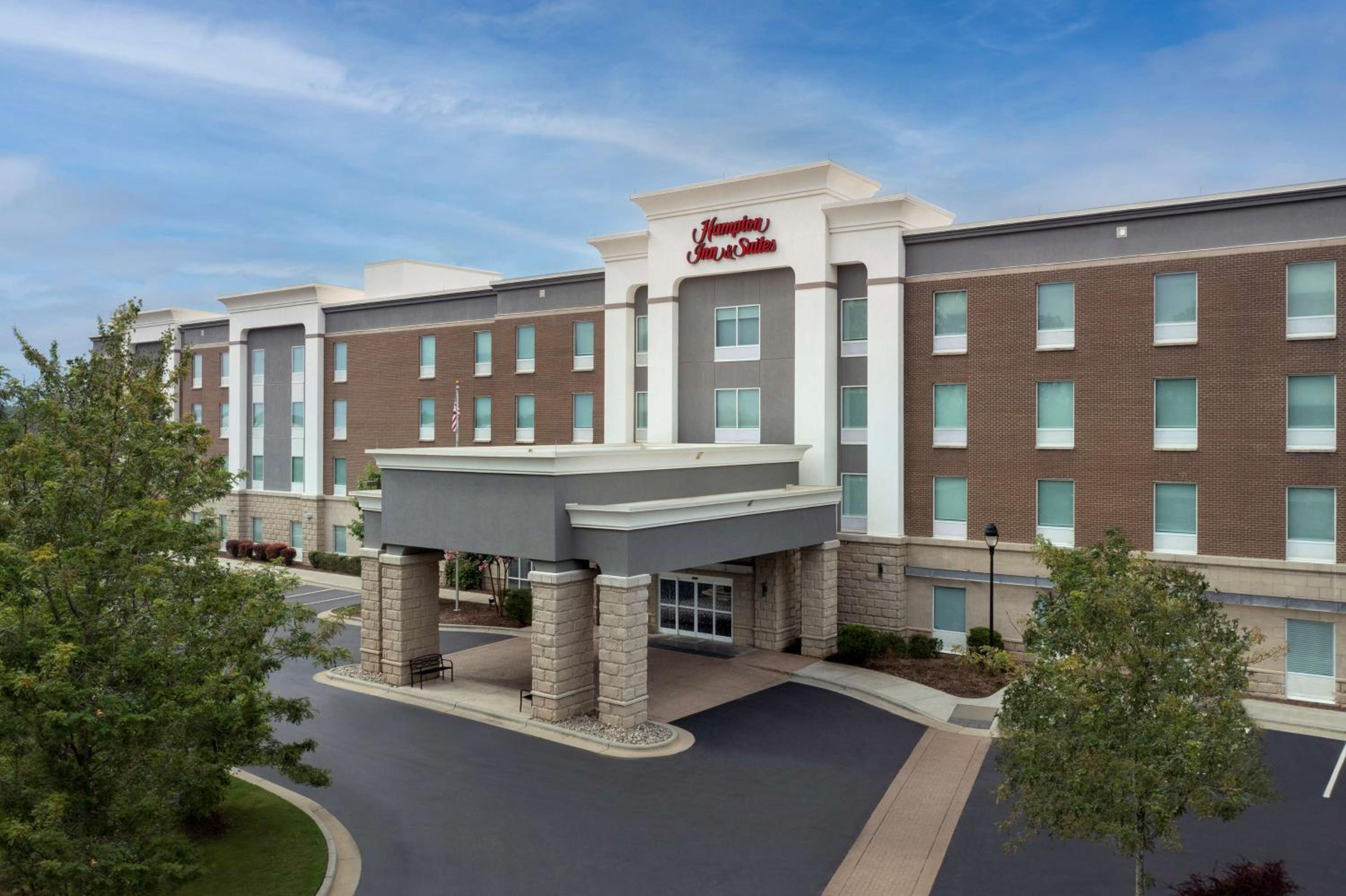Sanford Vacations - Hampton Inn  Suites Holly Springs - Property Image 1