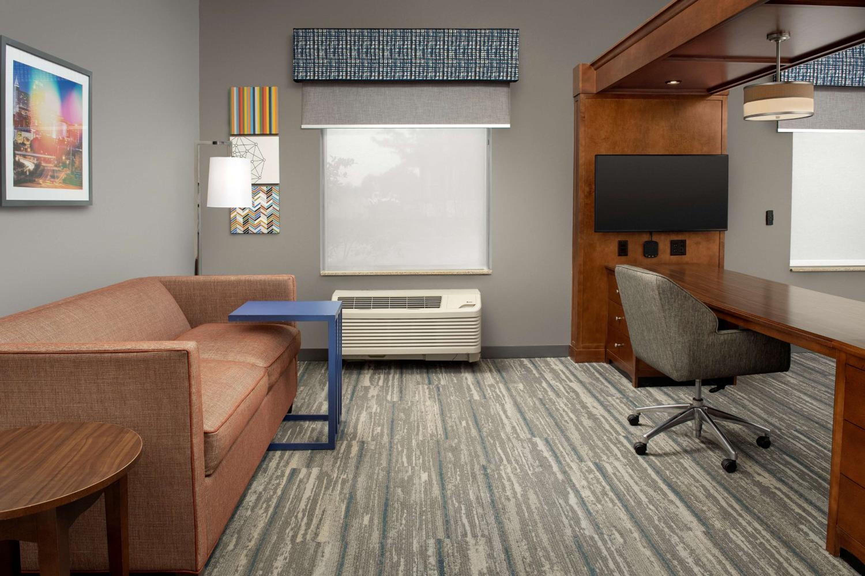 Hampton Inn  Suites Holly Springs - Property Image 20