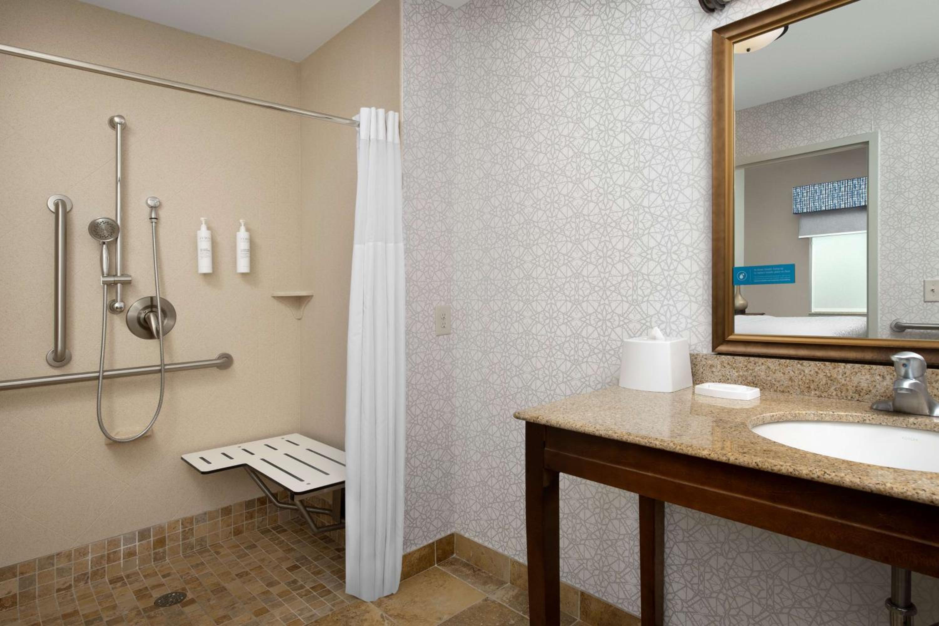 Hampton Inn  Suites Holly Springs - Property Image 19