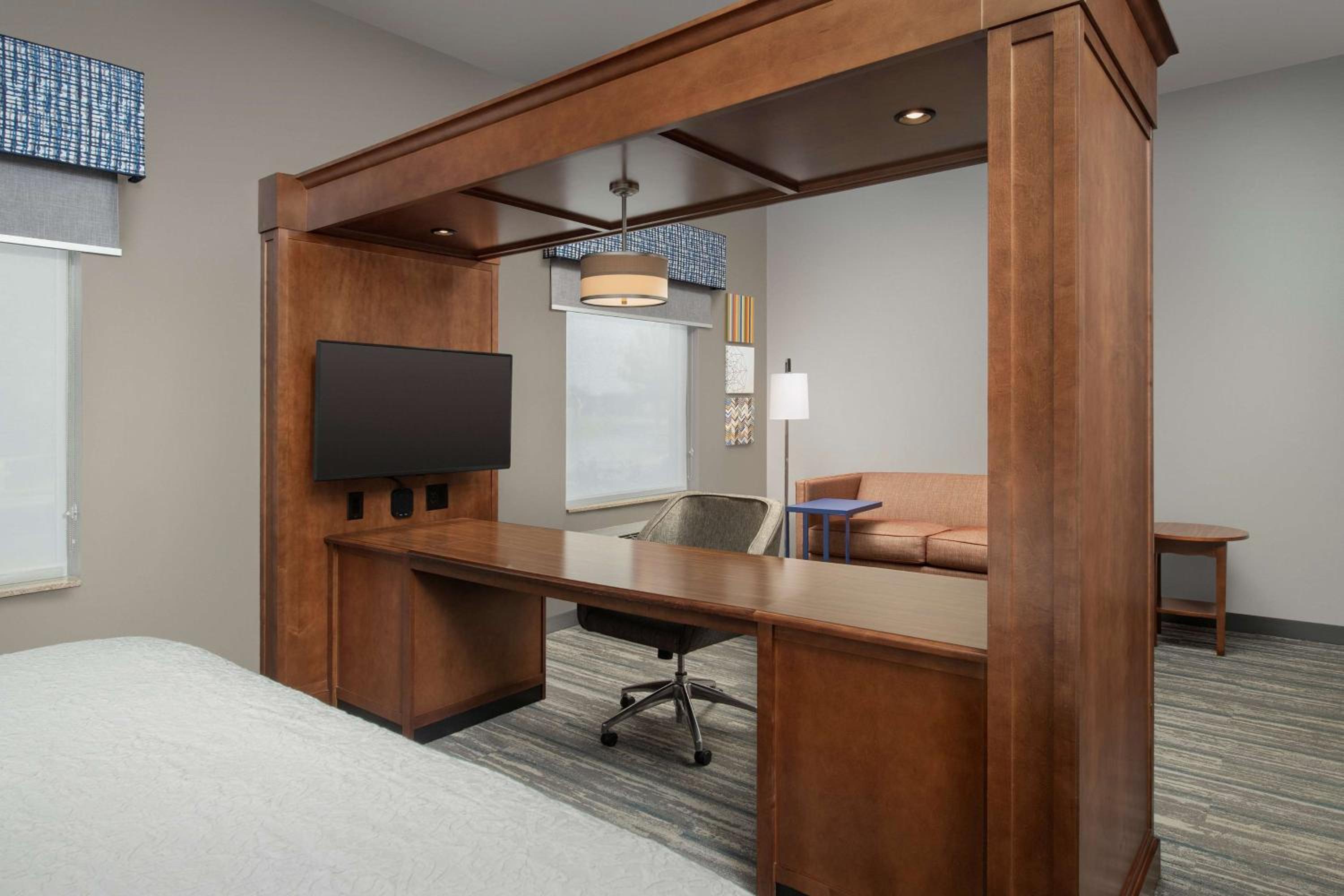 Hampton Inn  Suites Holly Springs - Property Image 1