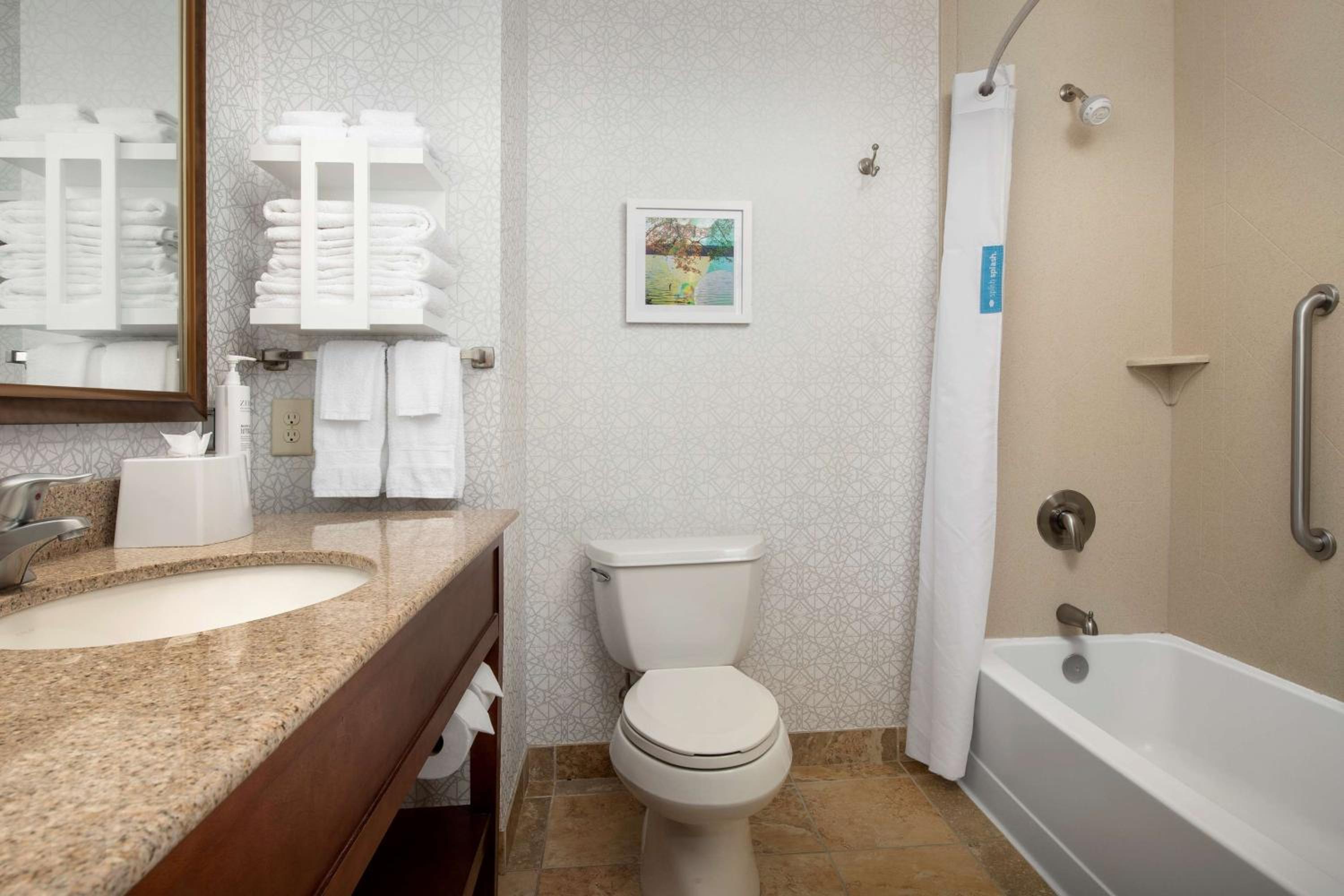 Hampton Inn  Suites Holly Springs - Property Image 11