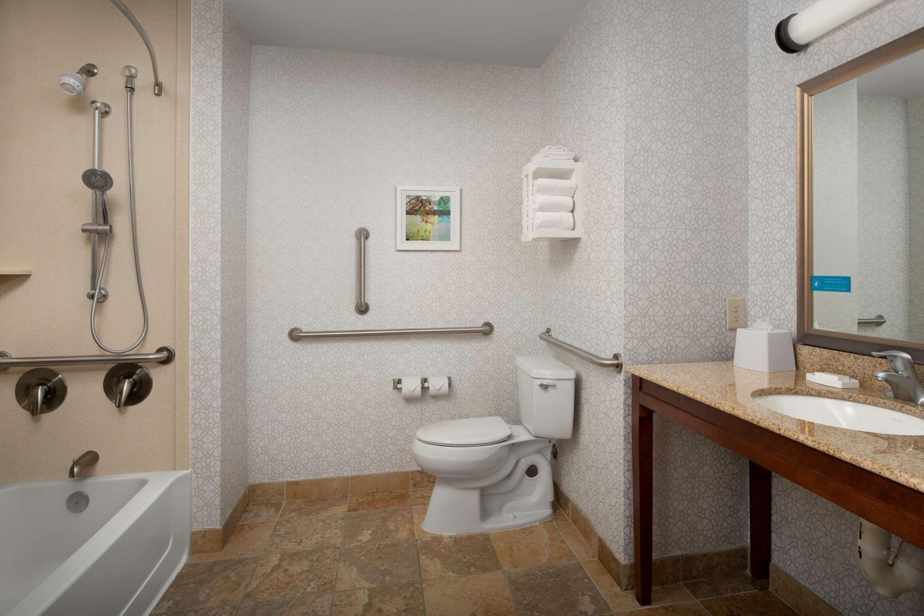 Hampton Inn  Suites Holly Springs - Property Image 10