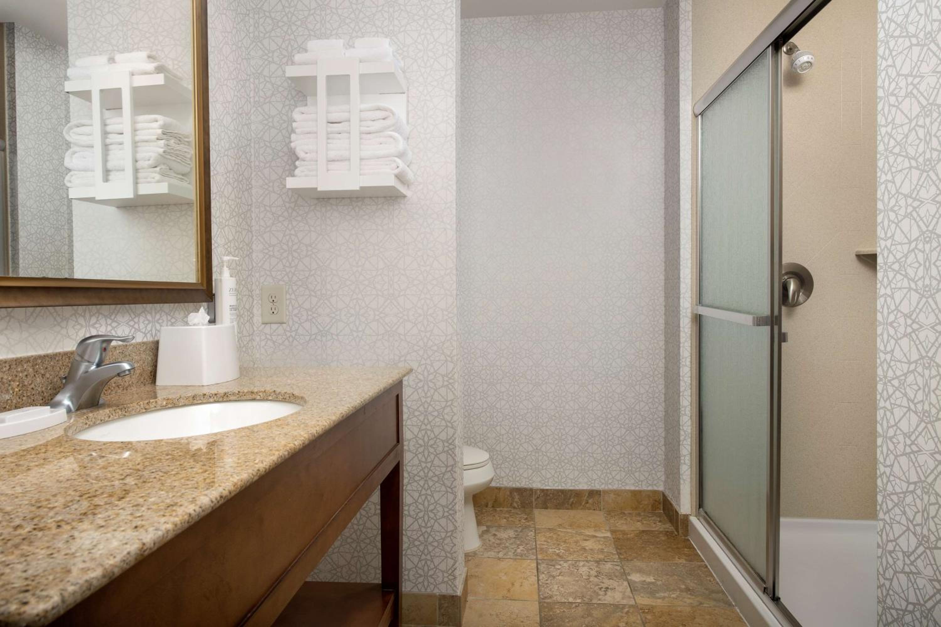 Hampton Inn  Suites Holly Springs - Property Image 7
