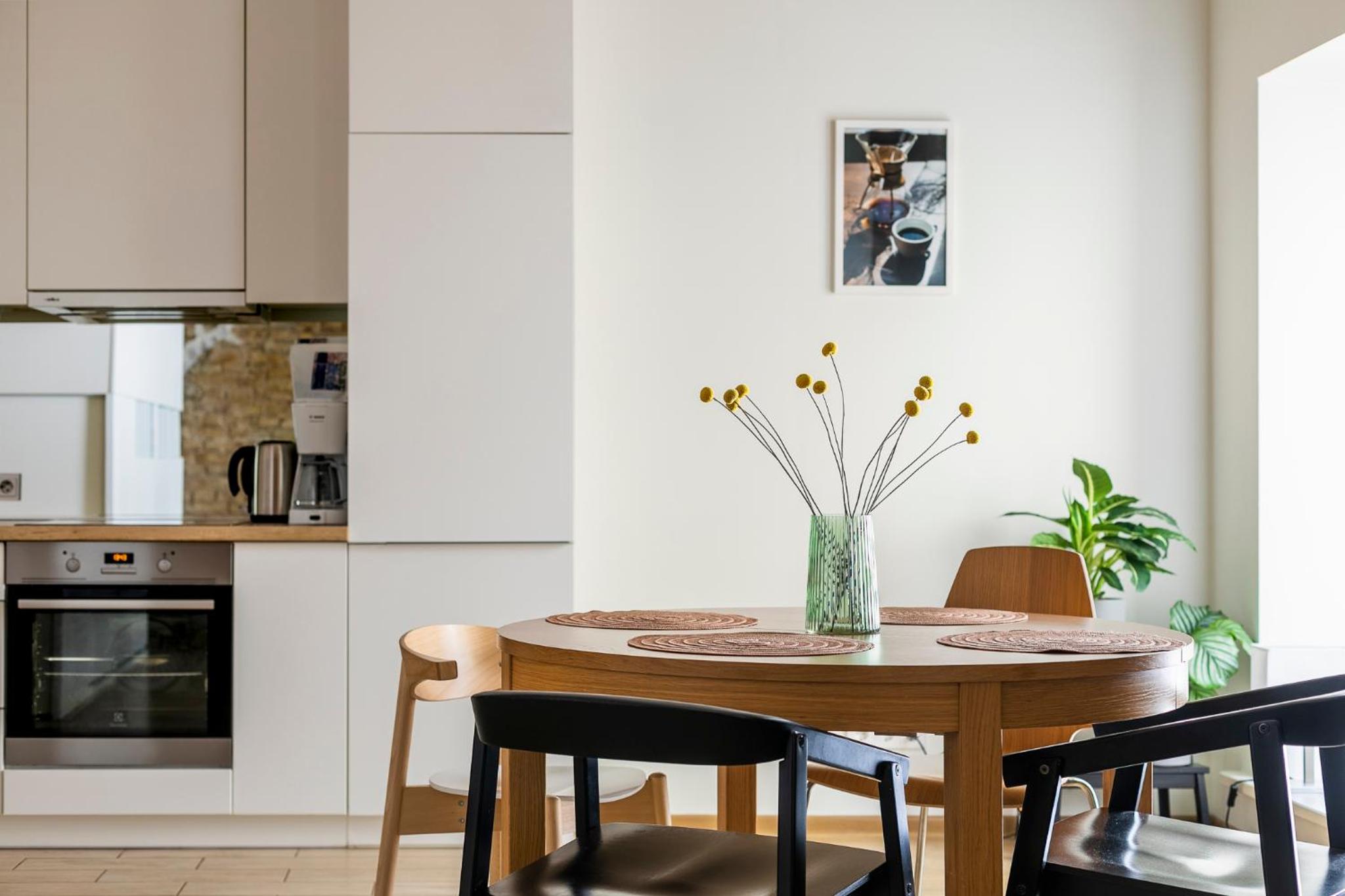 Cozy studio apartment central