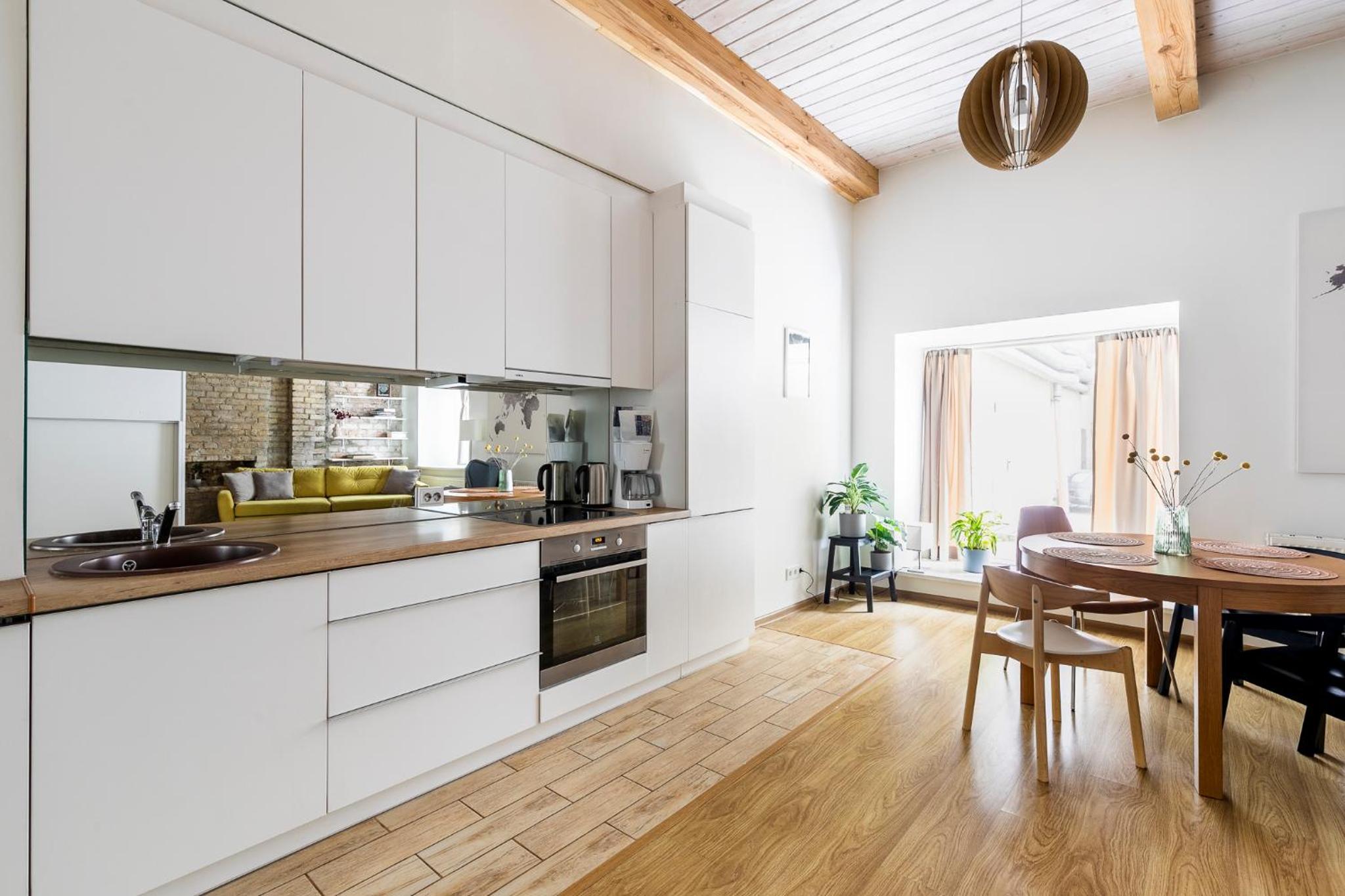 Cozy studio apartment central