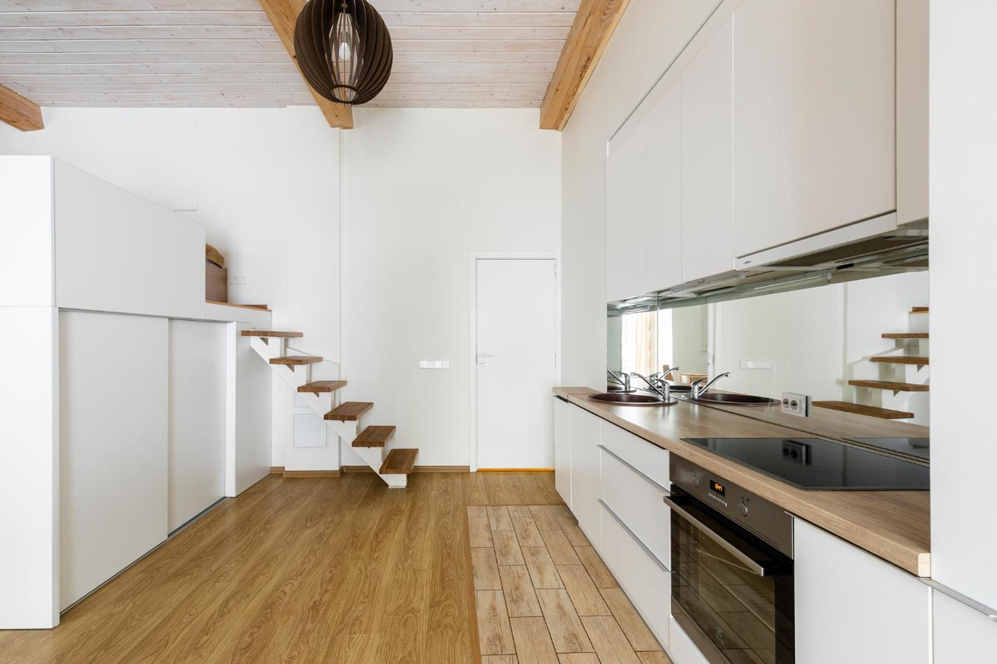 Cozy studio apartment central